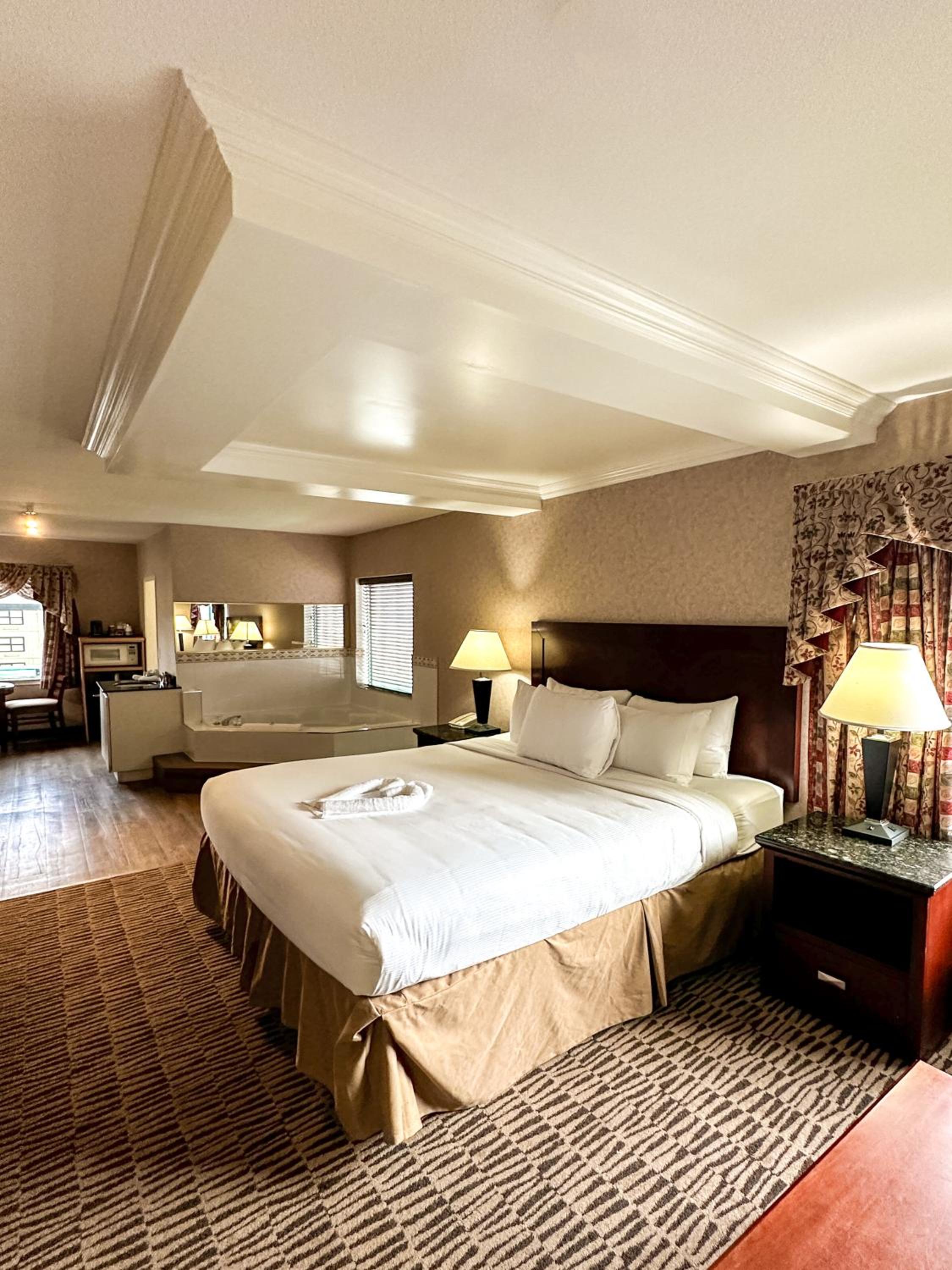 King Room with Spa Bath - Photo 1