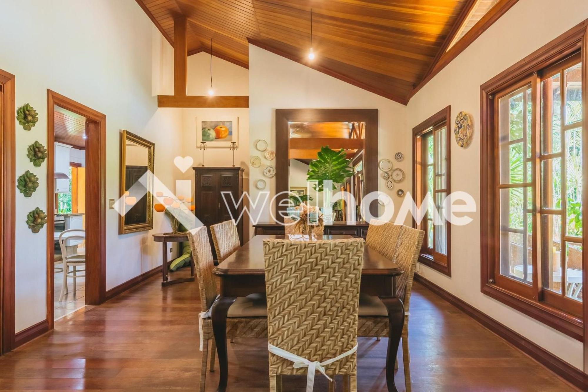 Five-Bedroom House photo 2