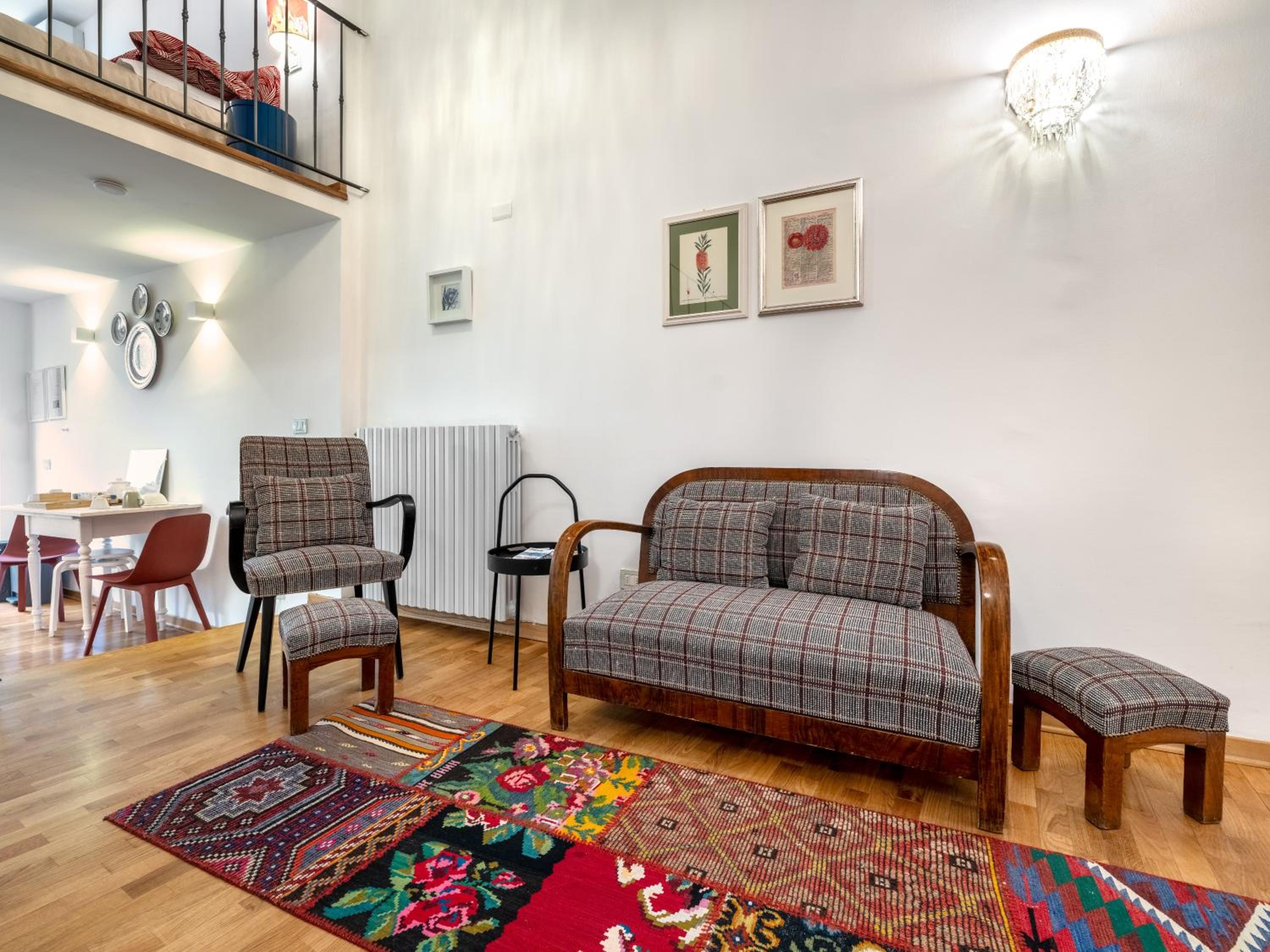 One-Bedroom Apartment photo 2