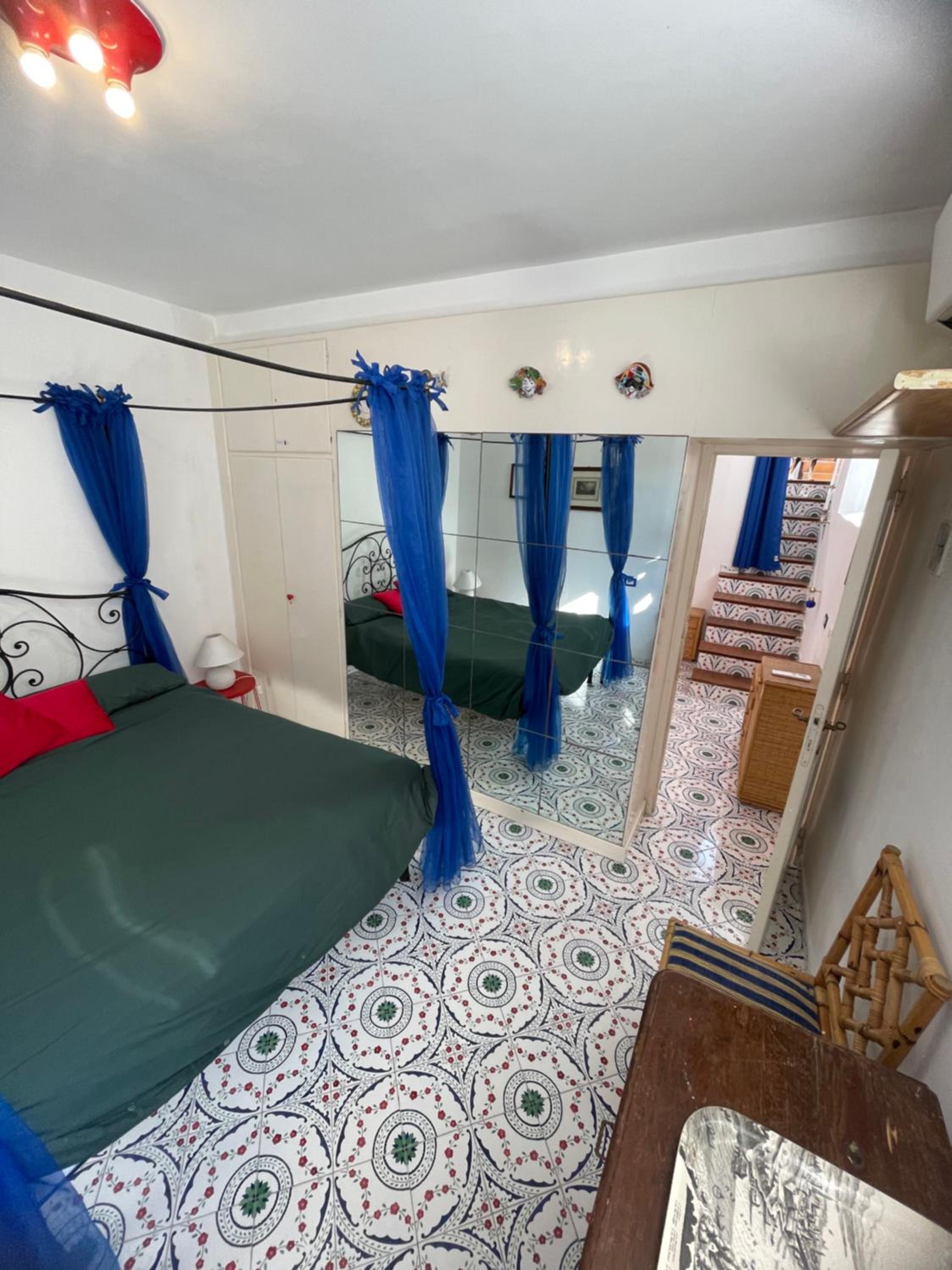 Two-Bedroom Apartment with Terrace and Sea View - Photo 4
