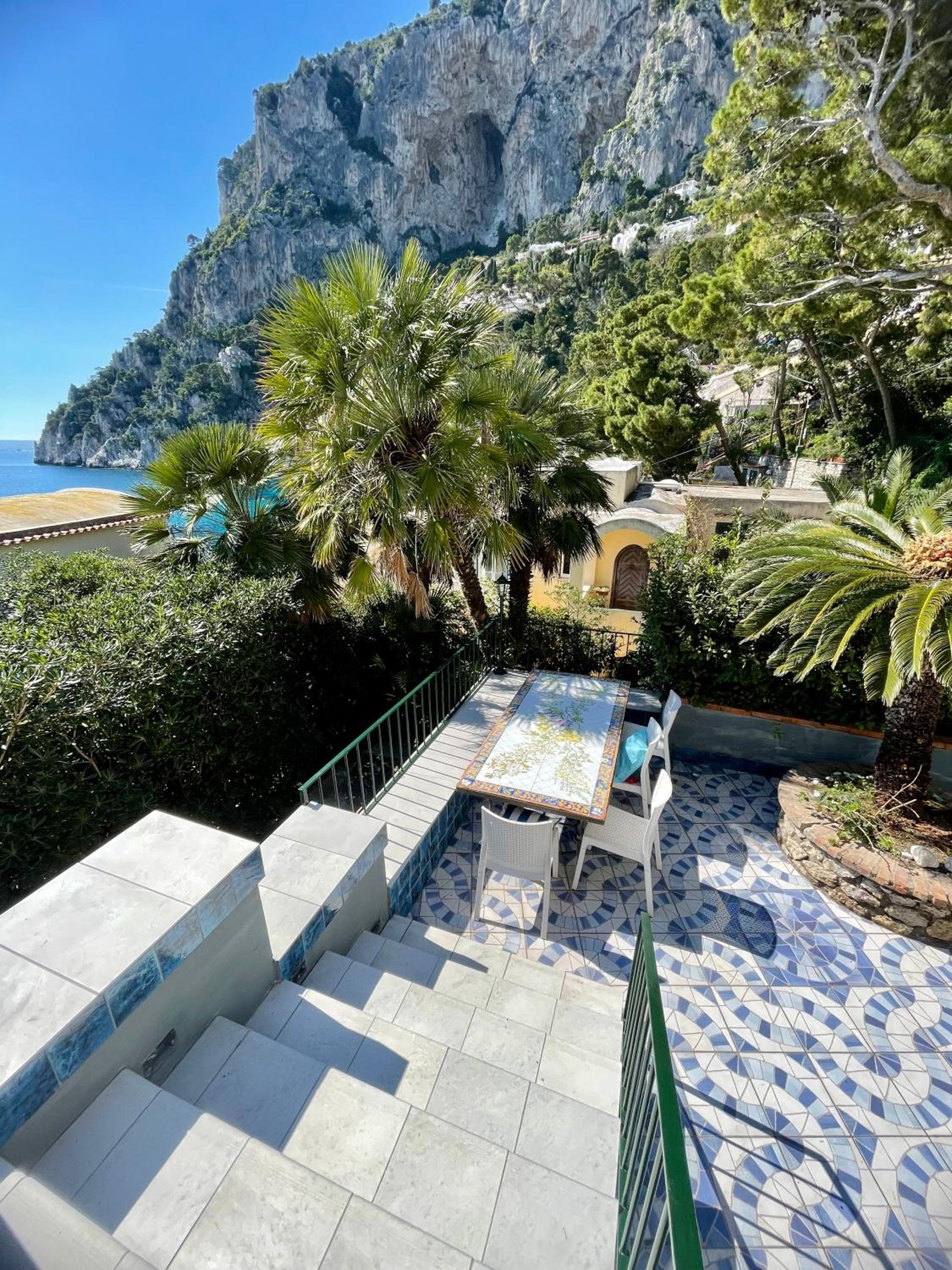 Two-Bedroom Apartment with Terrace and Sea View - Photo 10