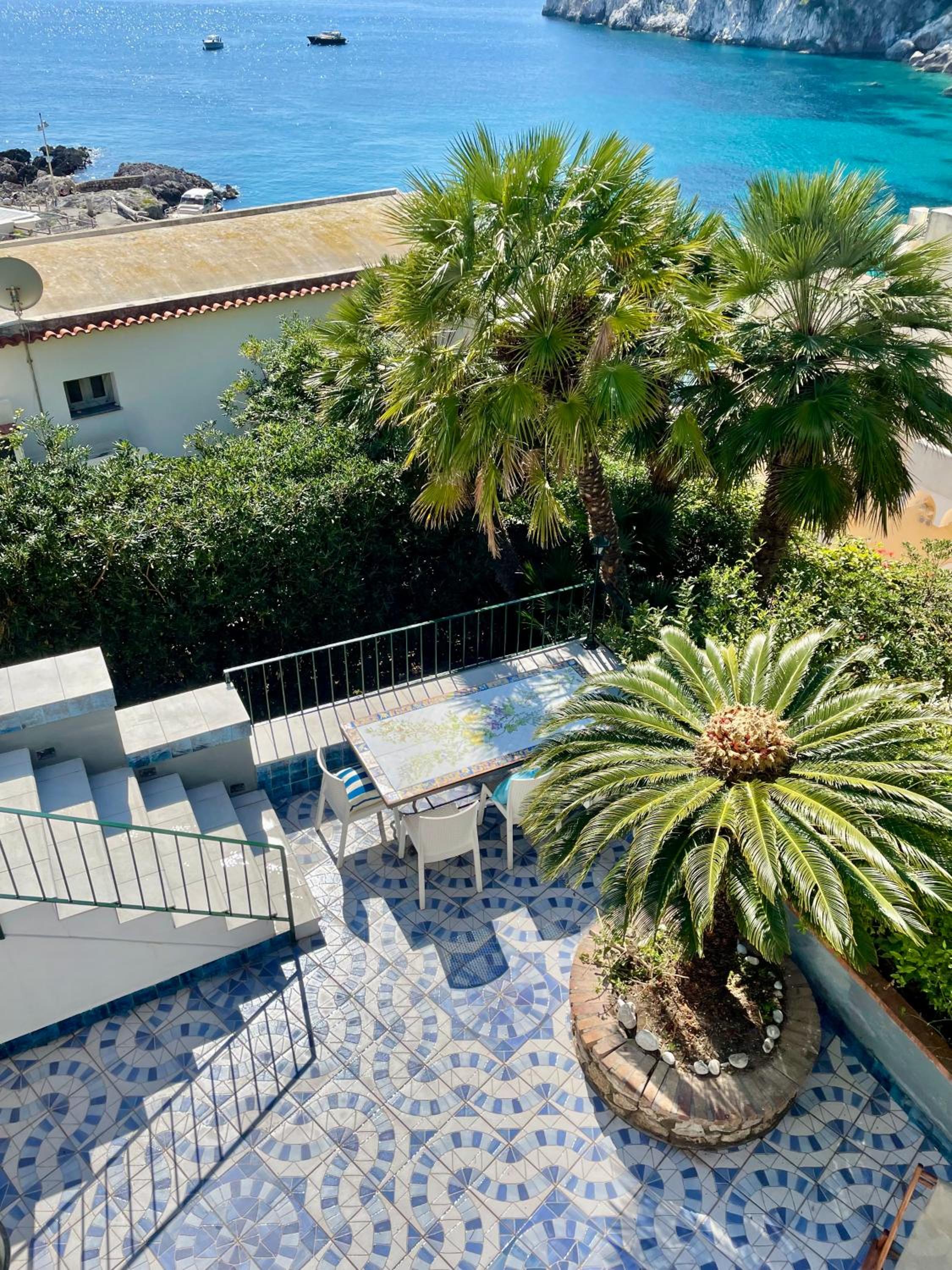 Two-Bedroom Apartment with Terrace and Sea View - Photo 11