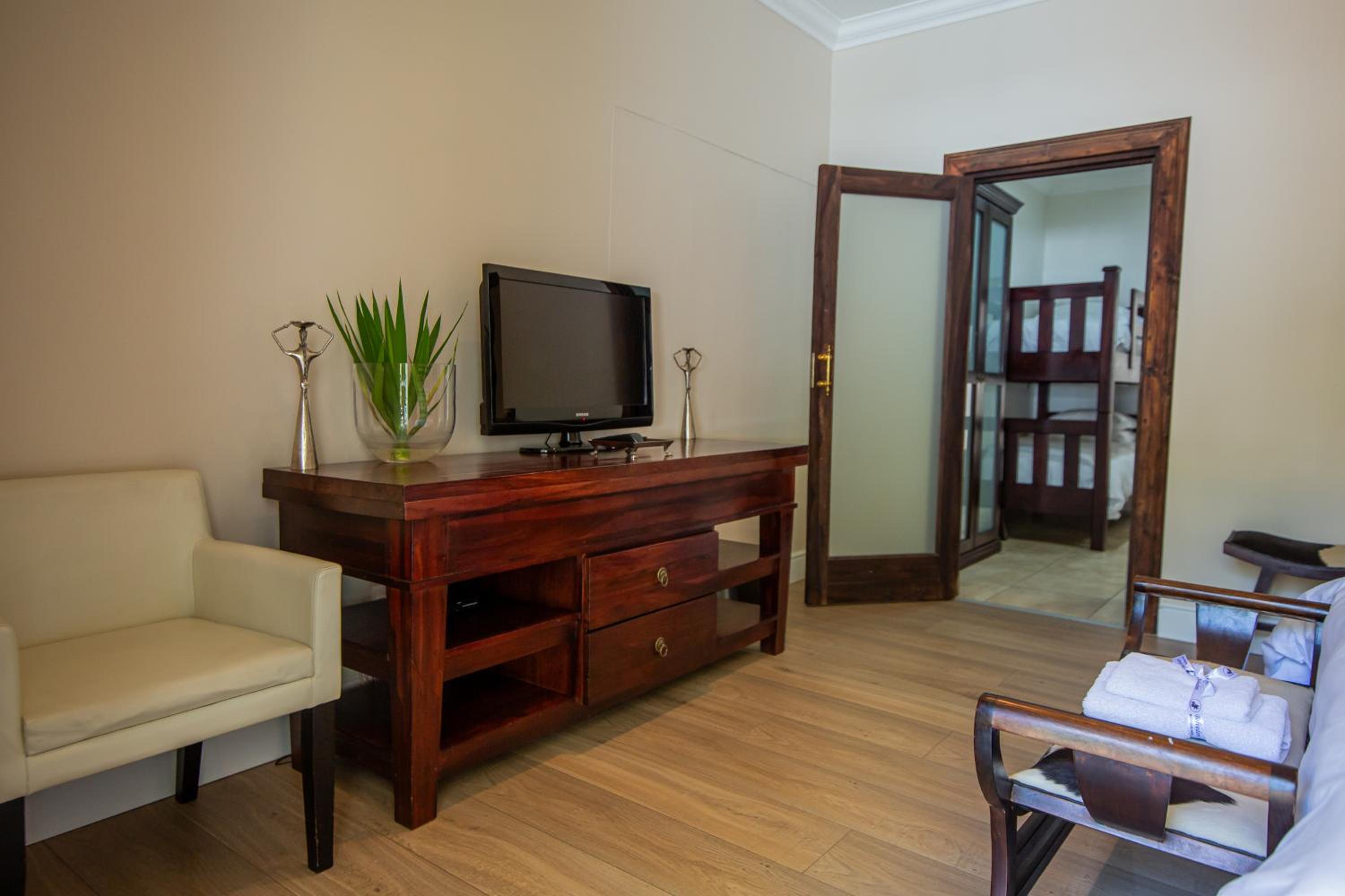 Family Room photo 3