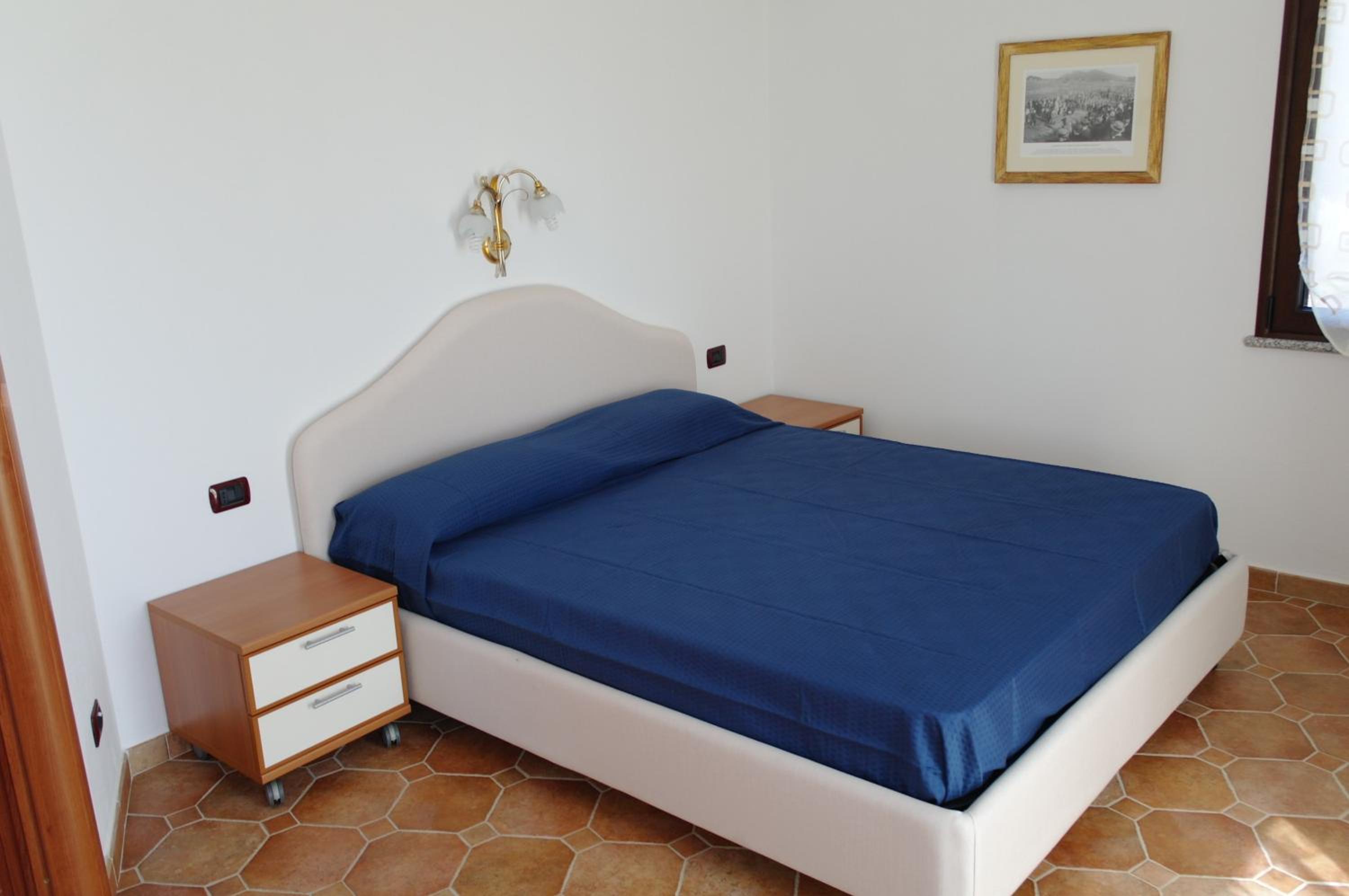 One-Bedroom House photo 1