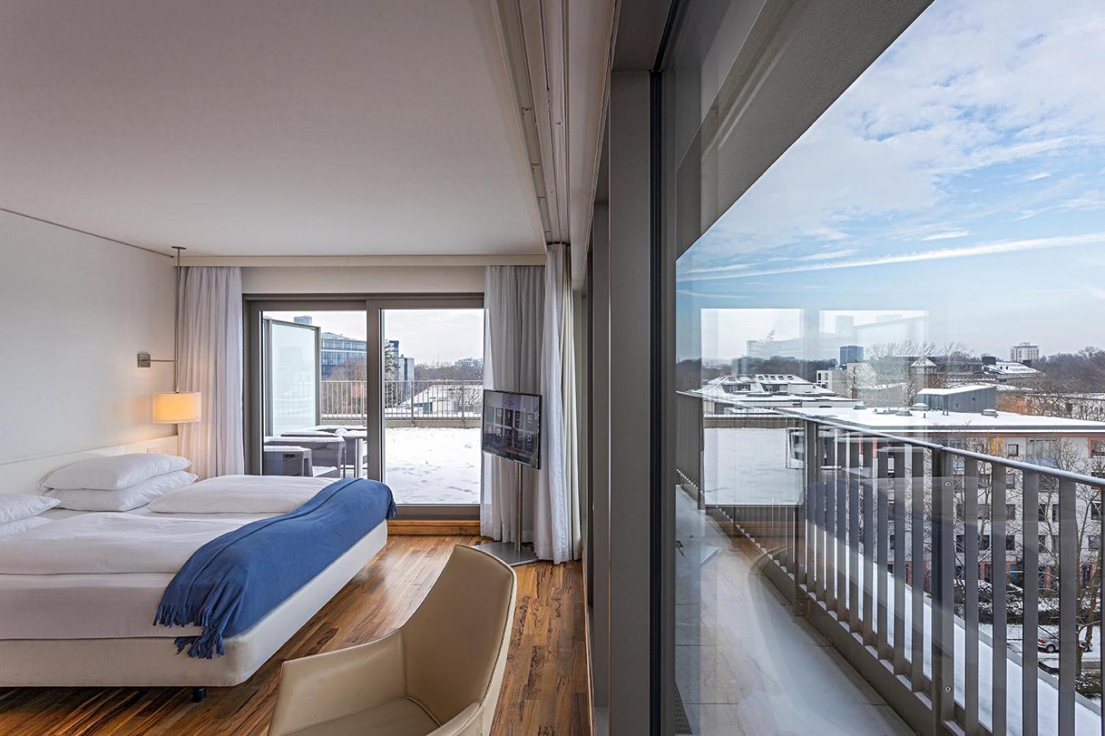 Premium Panoramic with Balcony photo 2