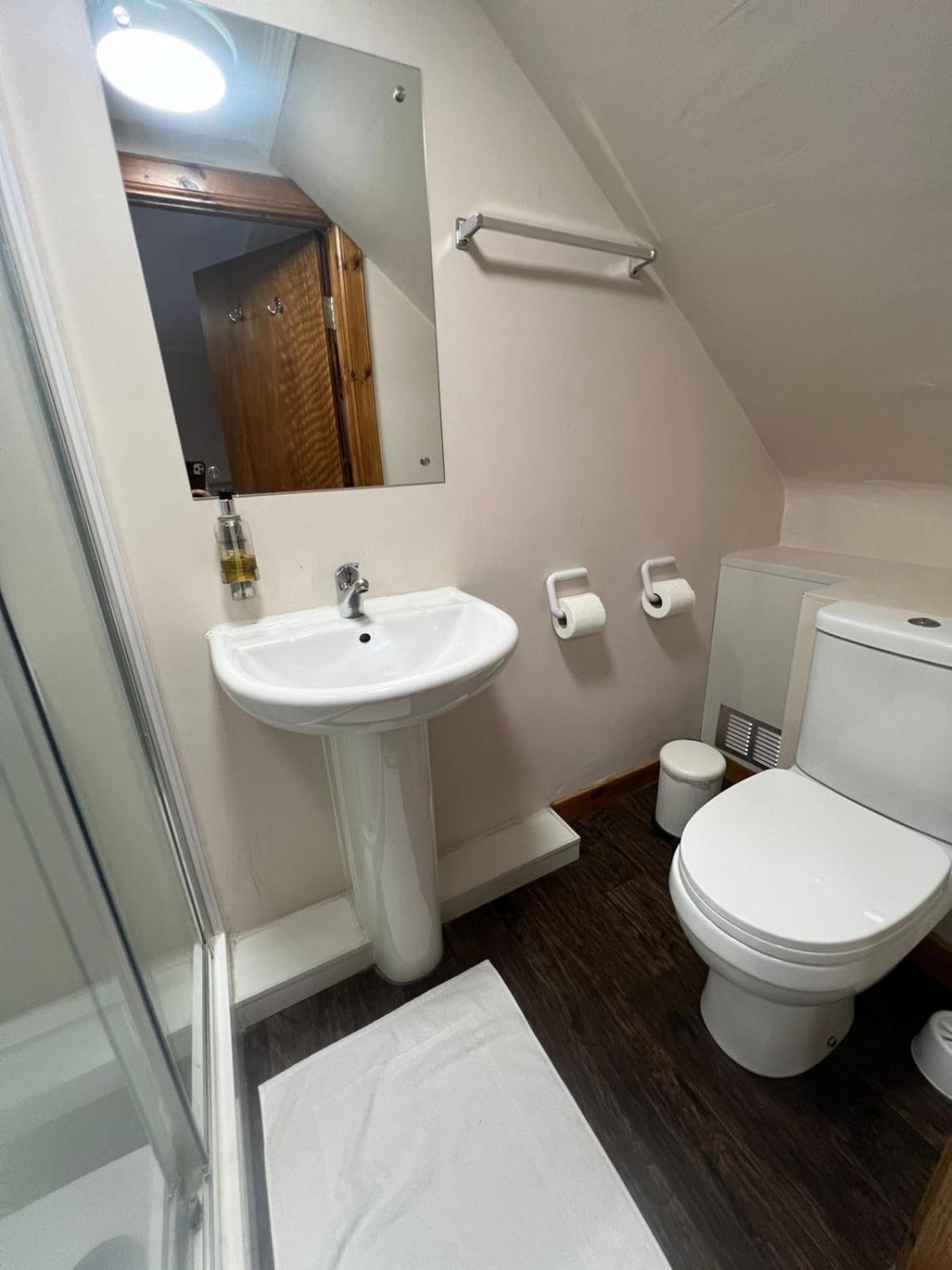 Double Room - Photo 4