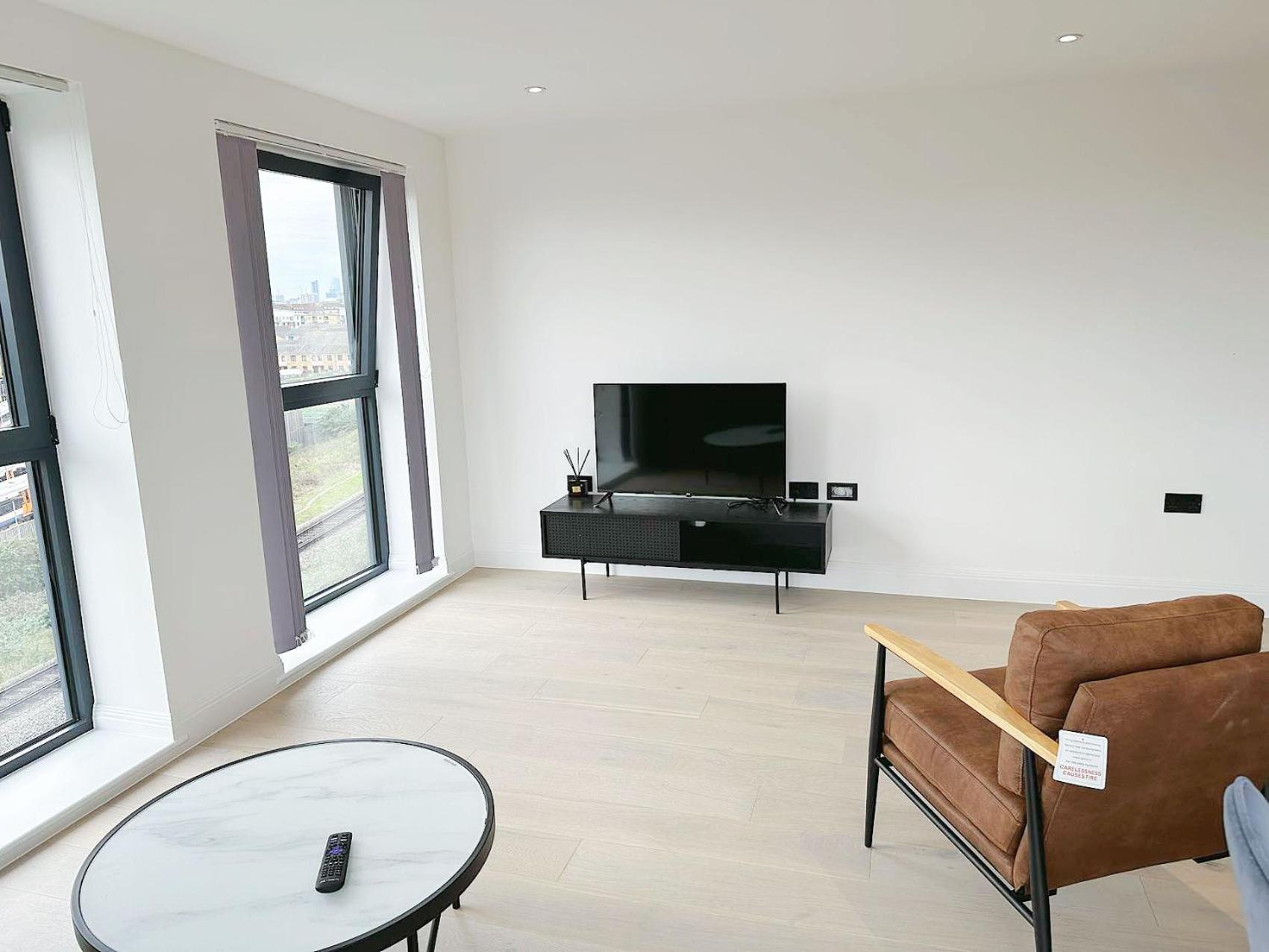 One-Bedroom Apartment photo 2