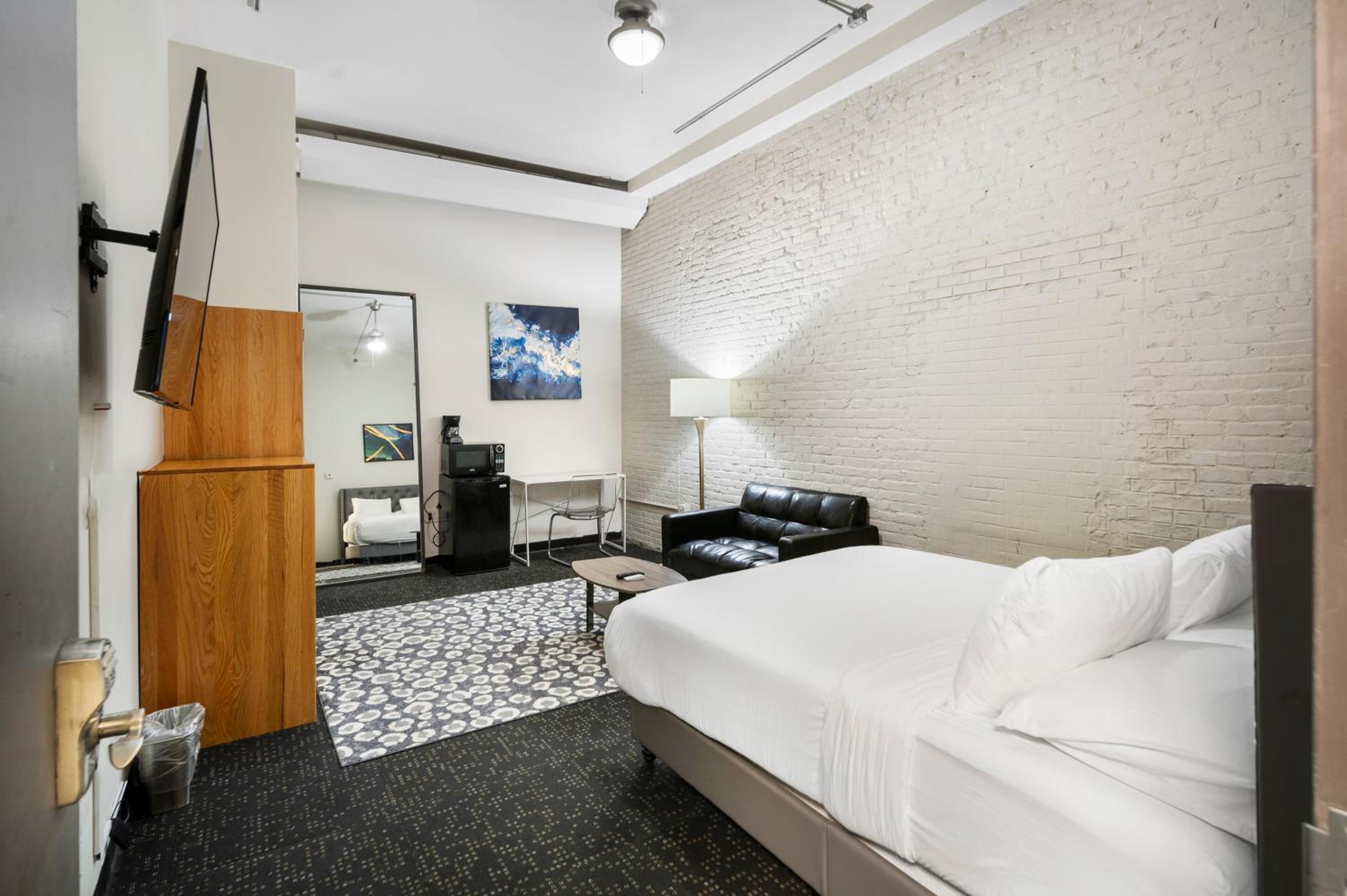 Queen Room with Shared Bathroom