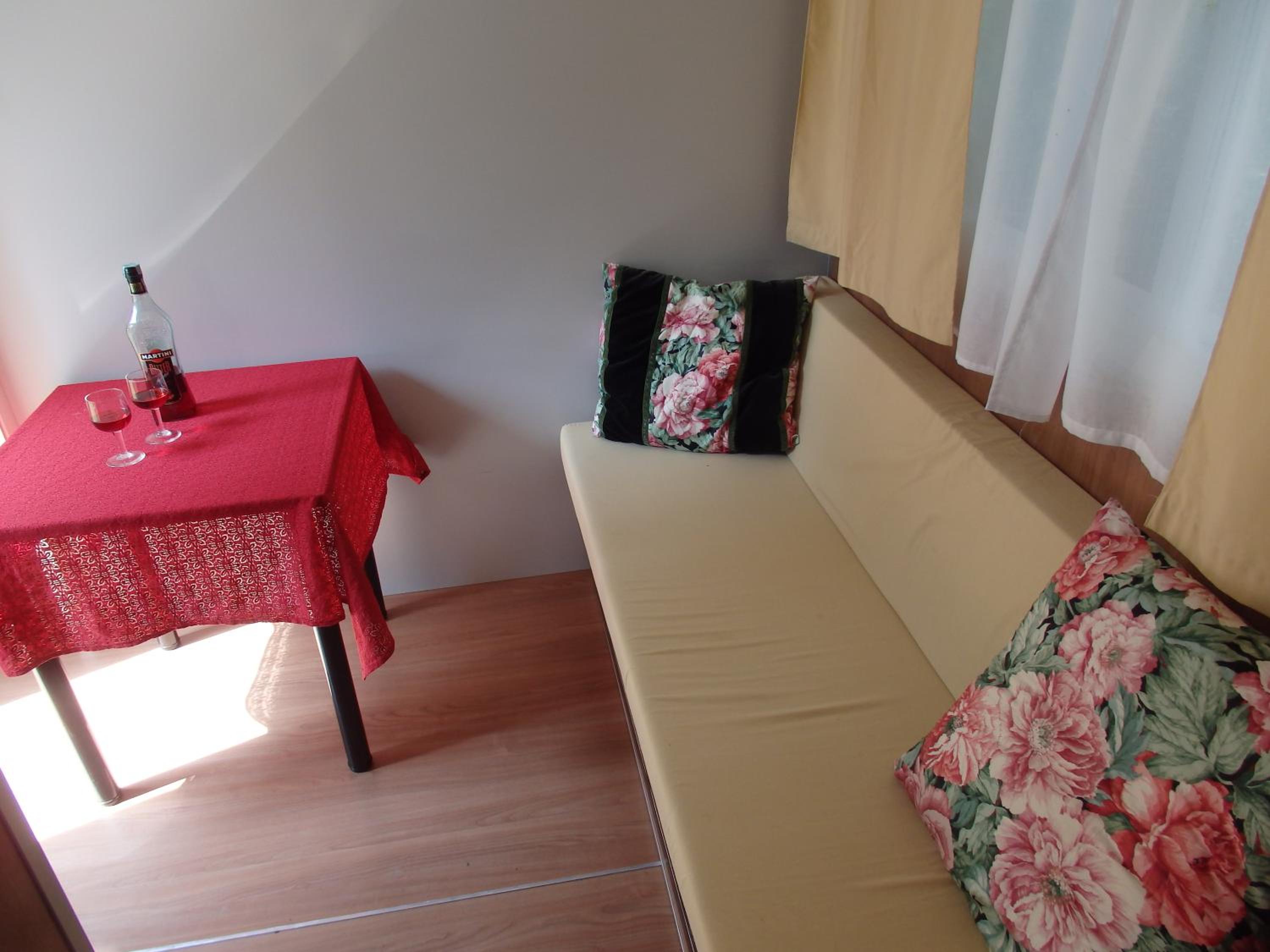 Mobile Home - Photo 12