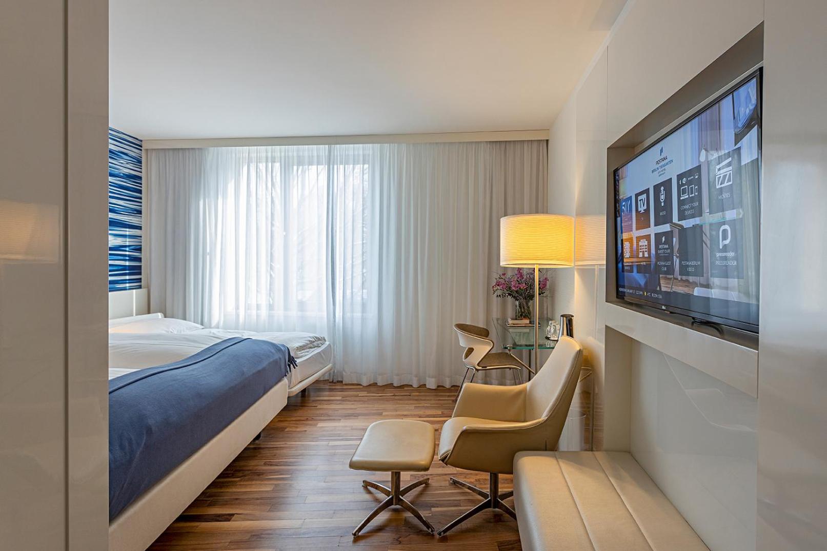 Family Deluxe Room (2 Adults + 1 Child)