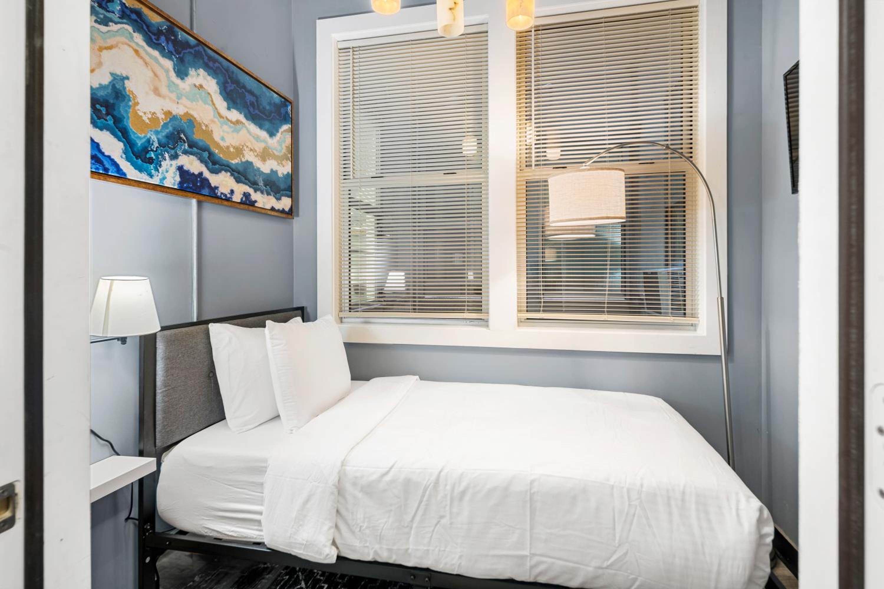 Budget Single Room photo 2
