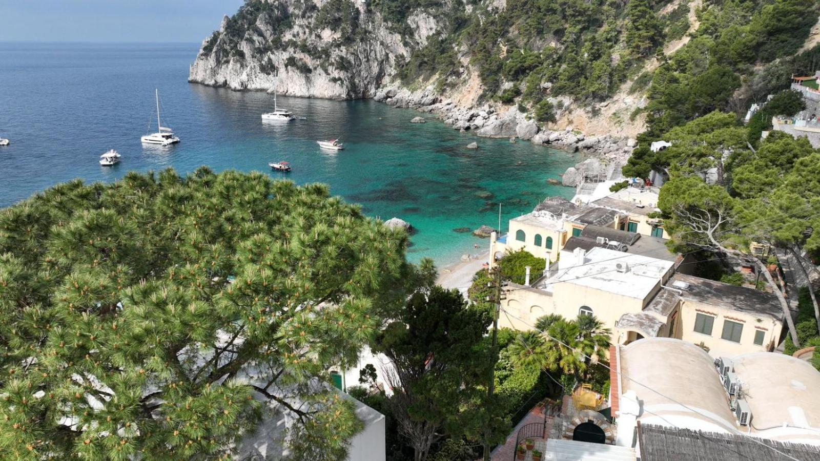 Two-Bedroom Apartment with Terrace and Sea View - Photo 17
