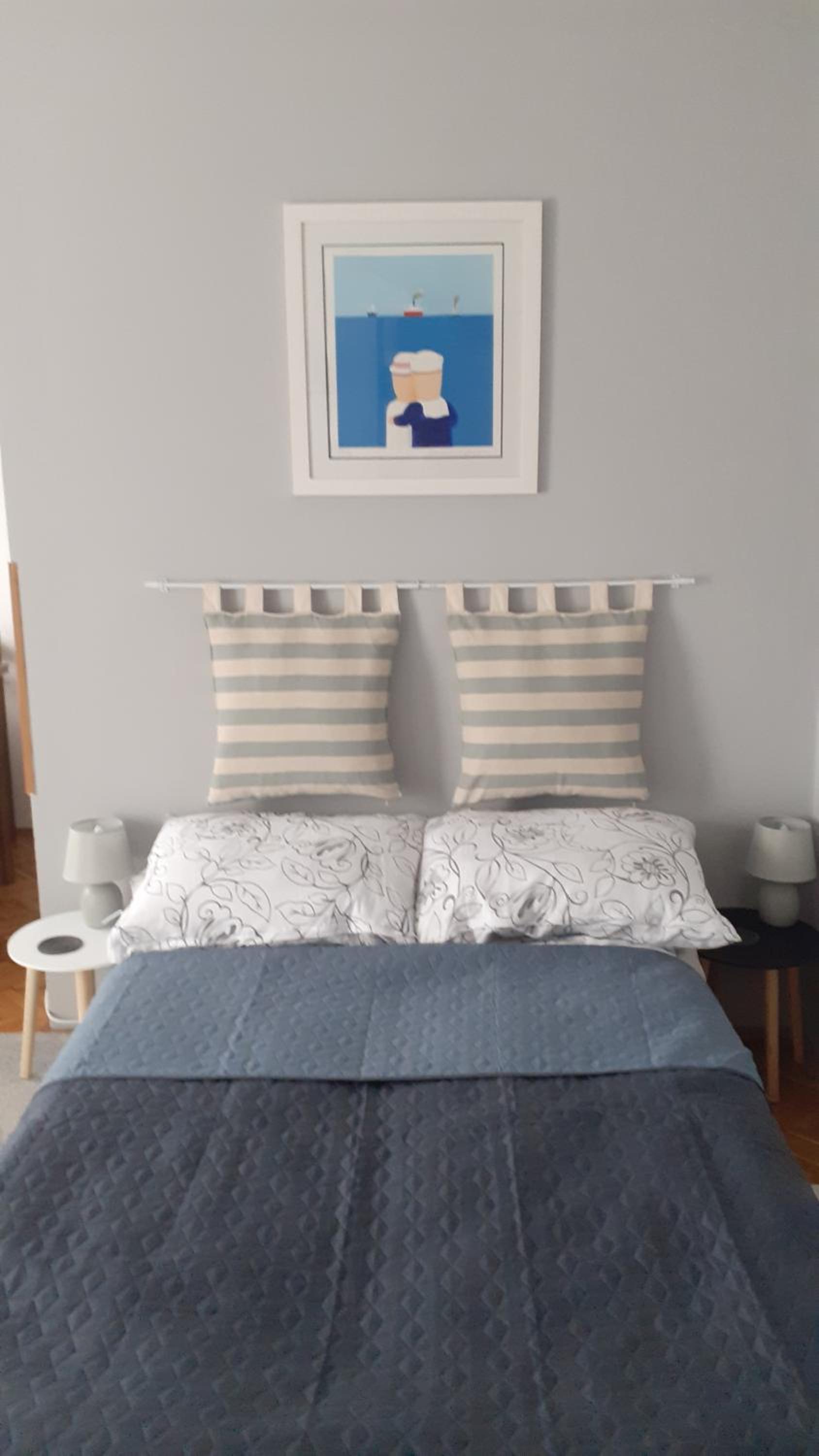 One-Bedroom Apartment photo 1