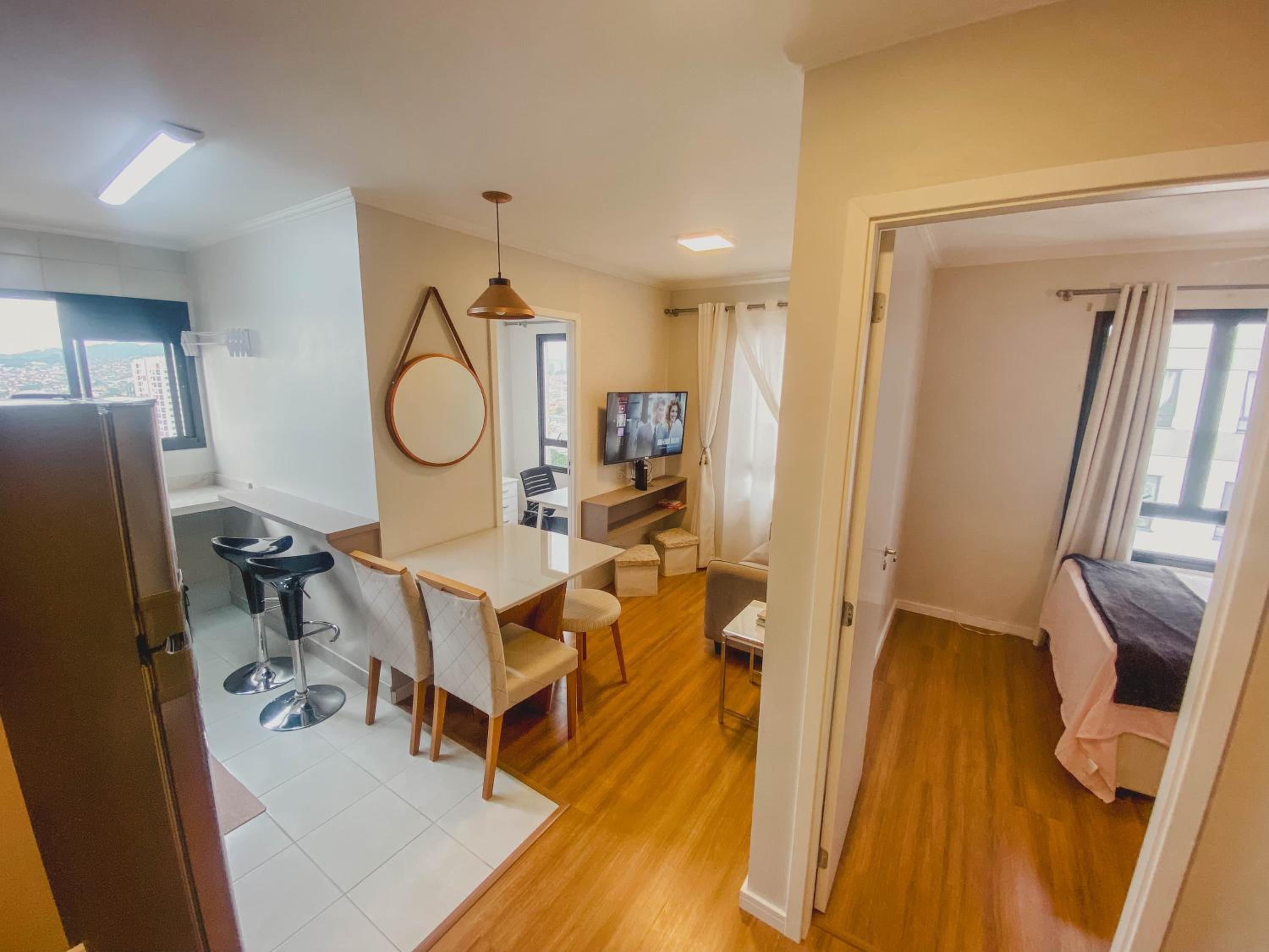 One-Bedroom Apartment photo 1