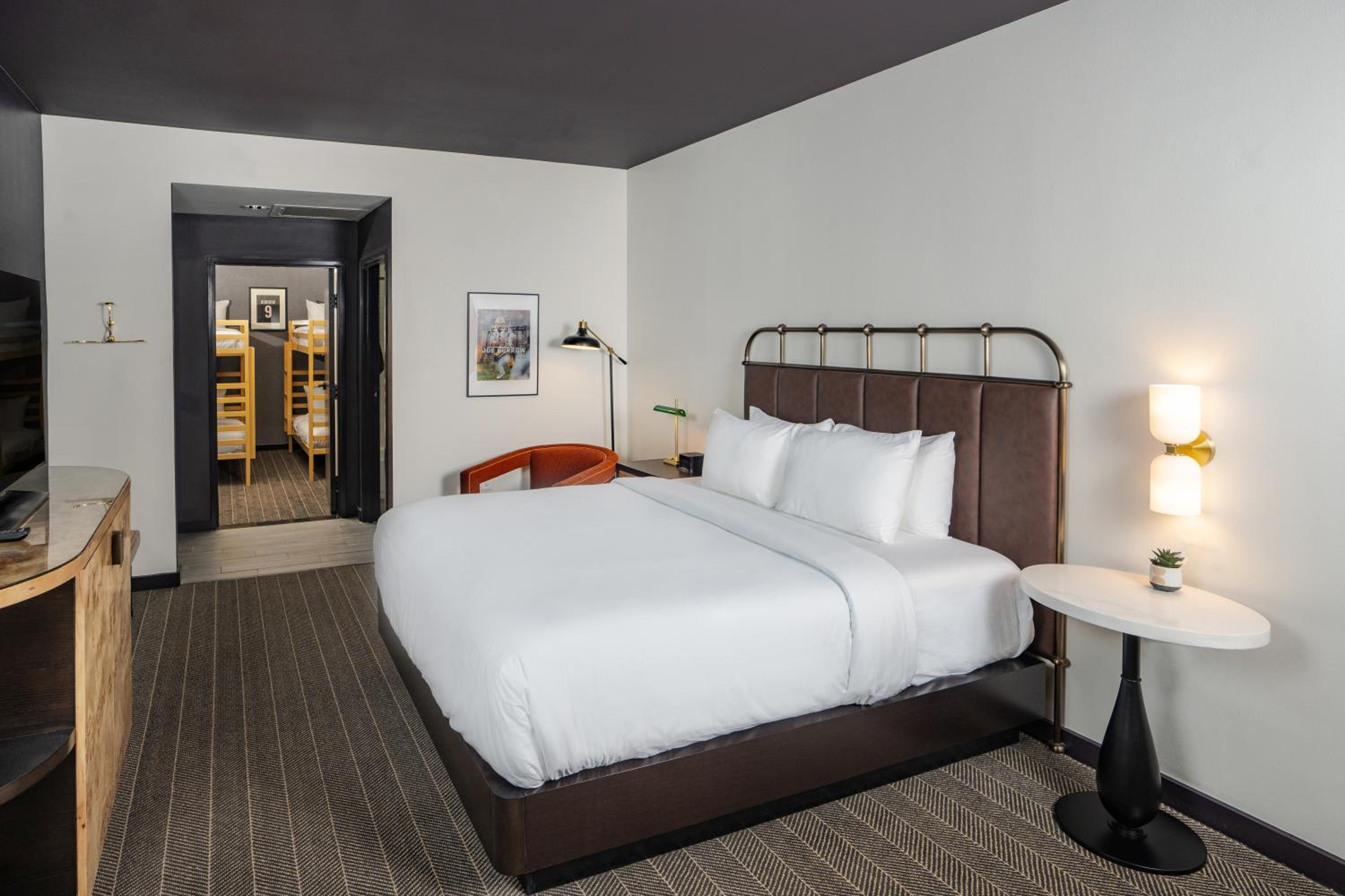 King Room with Two Twin Bunk Beds - Photo 11