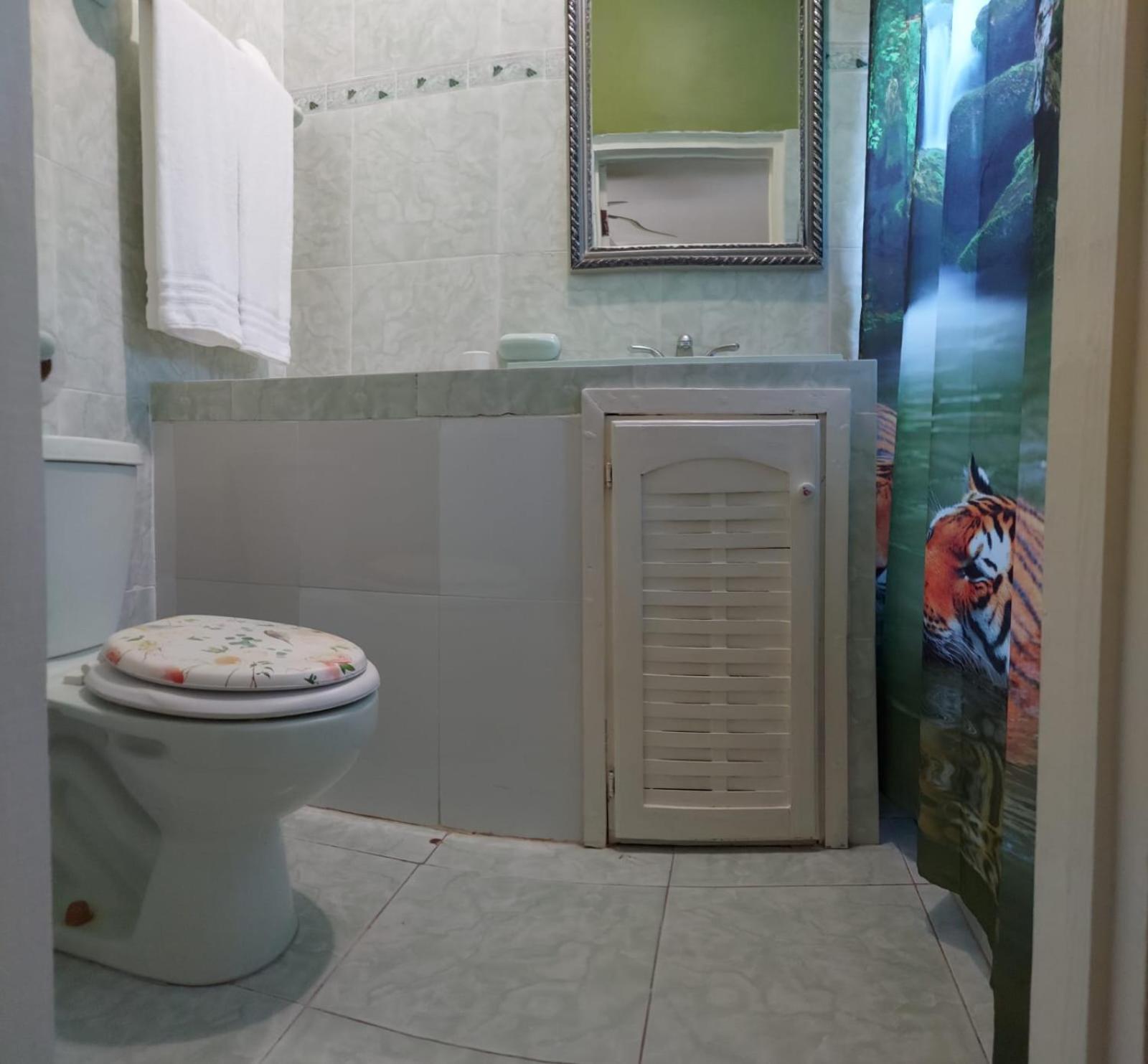 Double Room with Private Bathroom photo 2