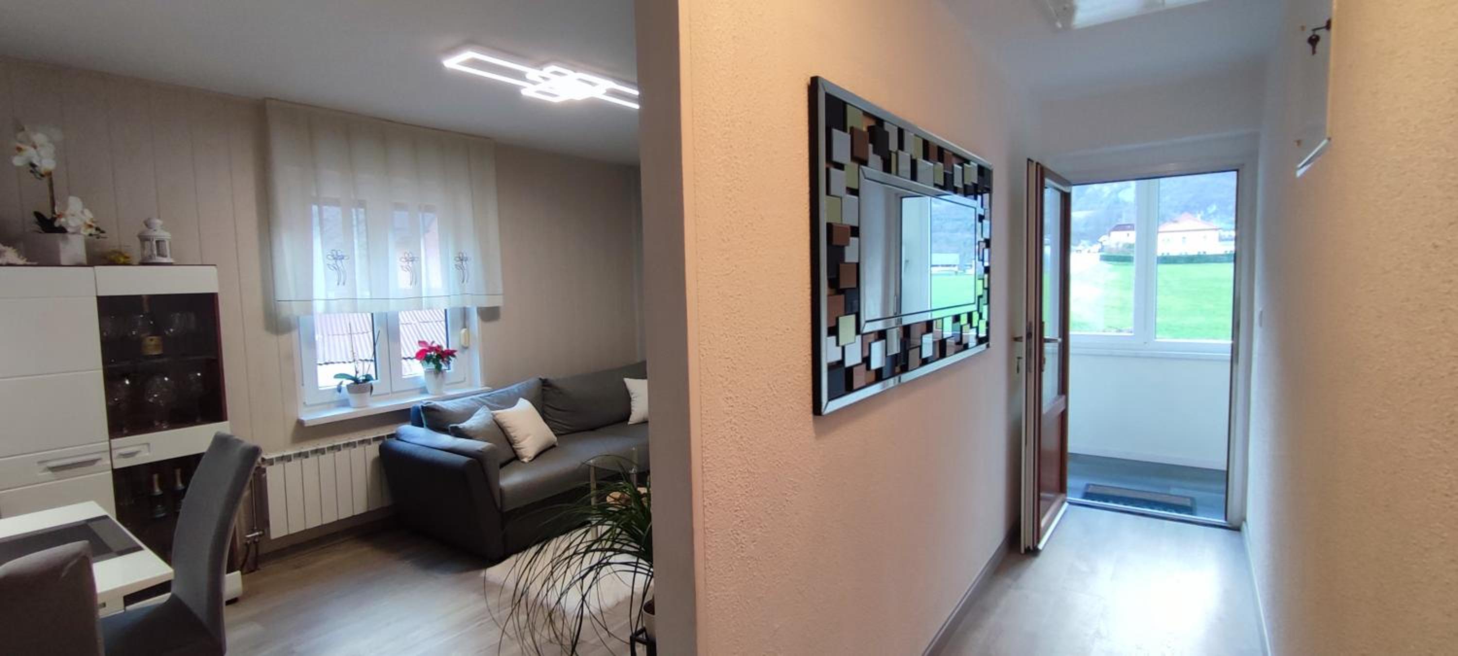 One-Bedroom Apartment photo 1