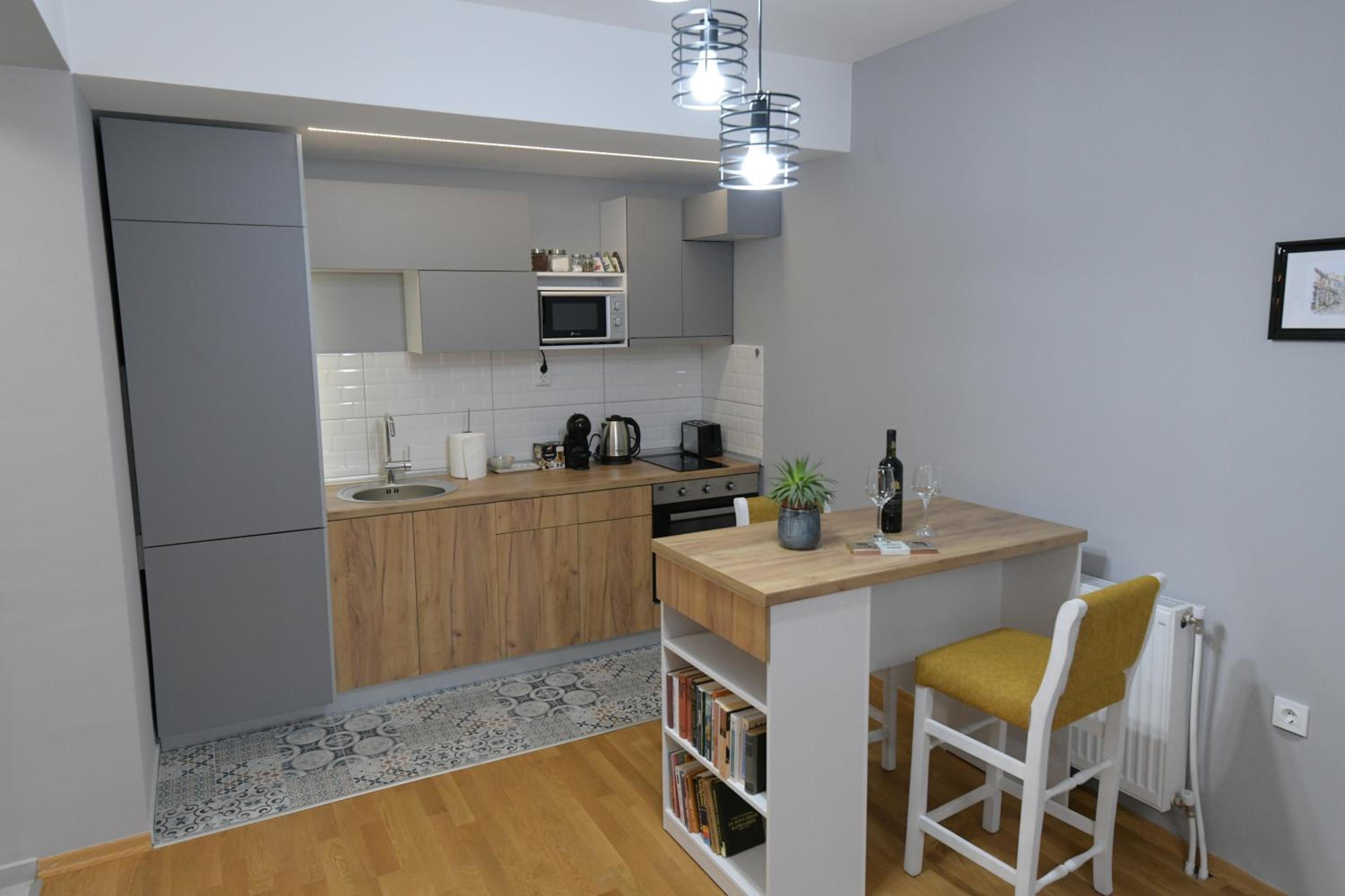 One-Bedroom Apartment photo 3