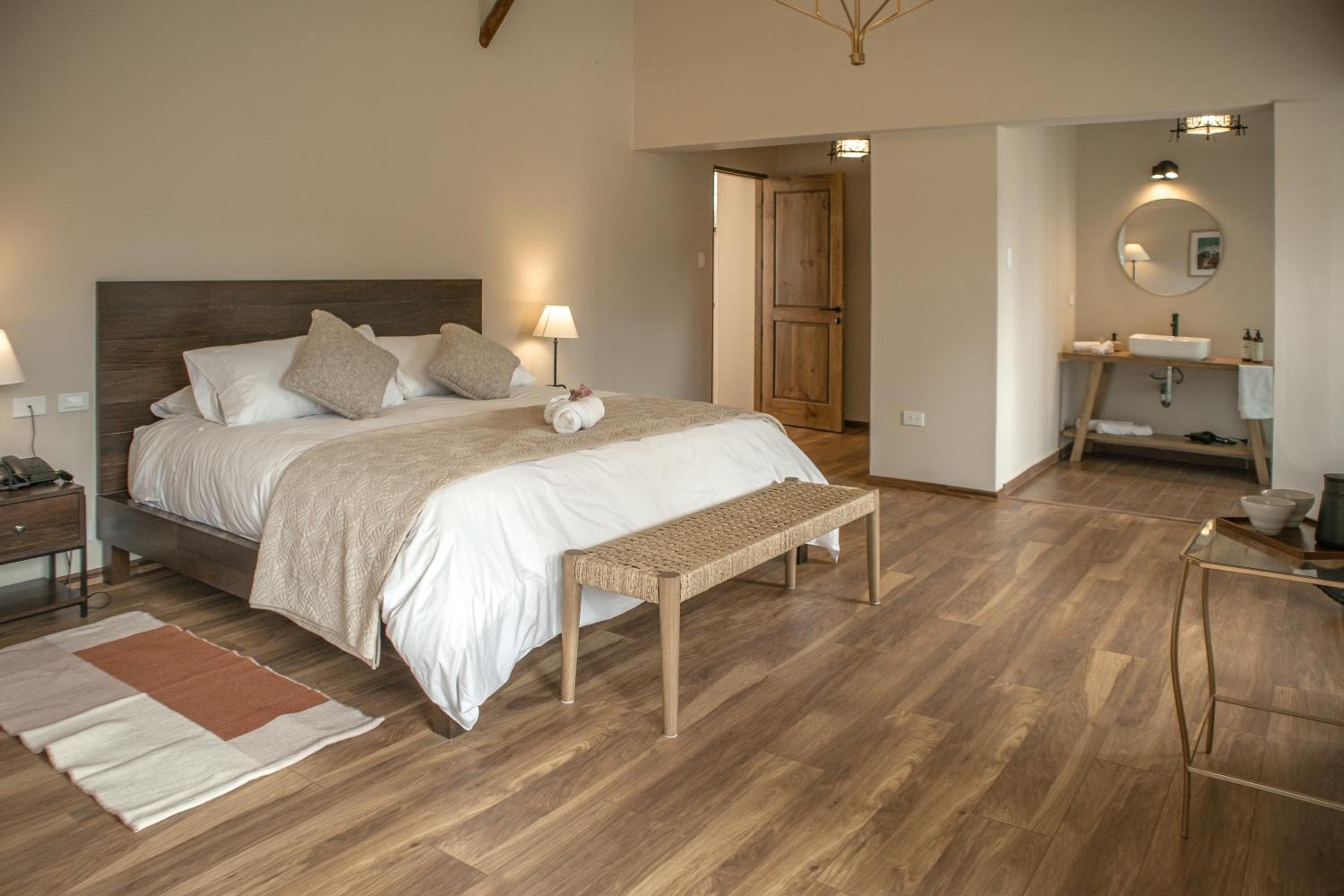 Deluxe King Room photo 2