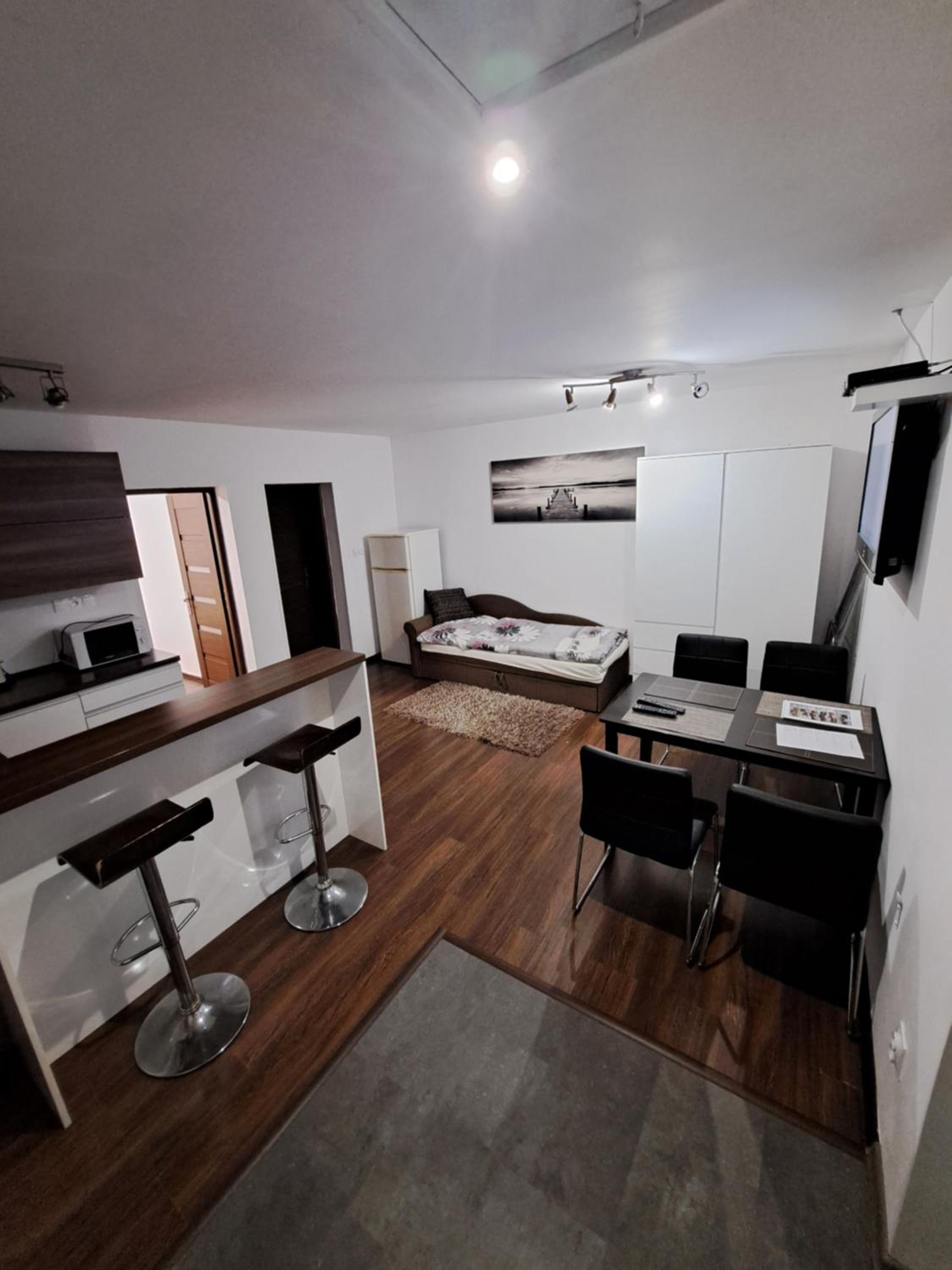 Apartment with Balcony photo 1