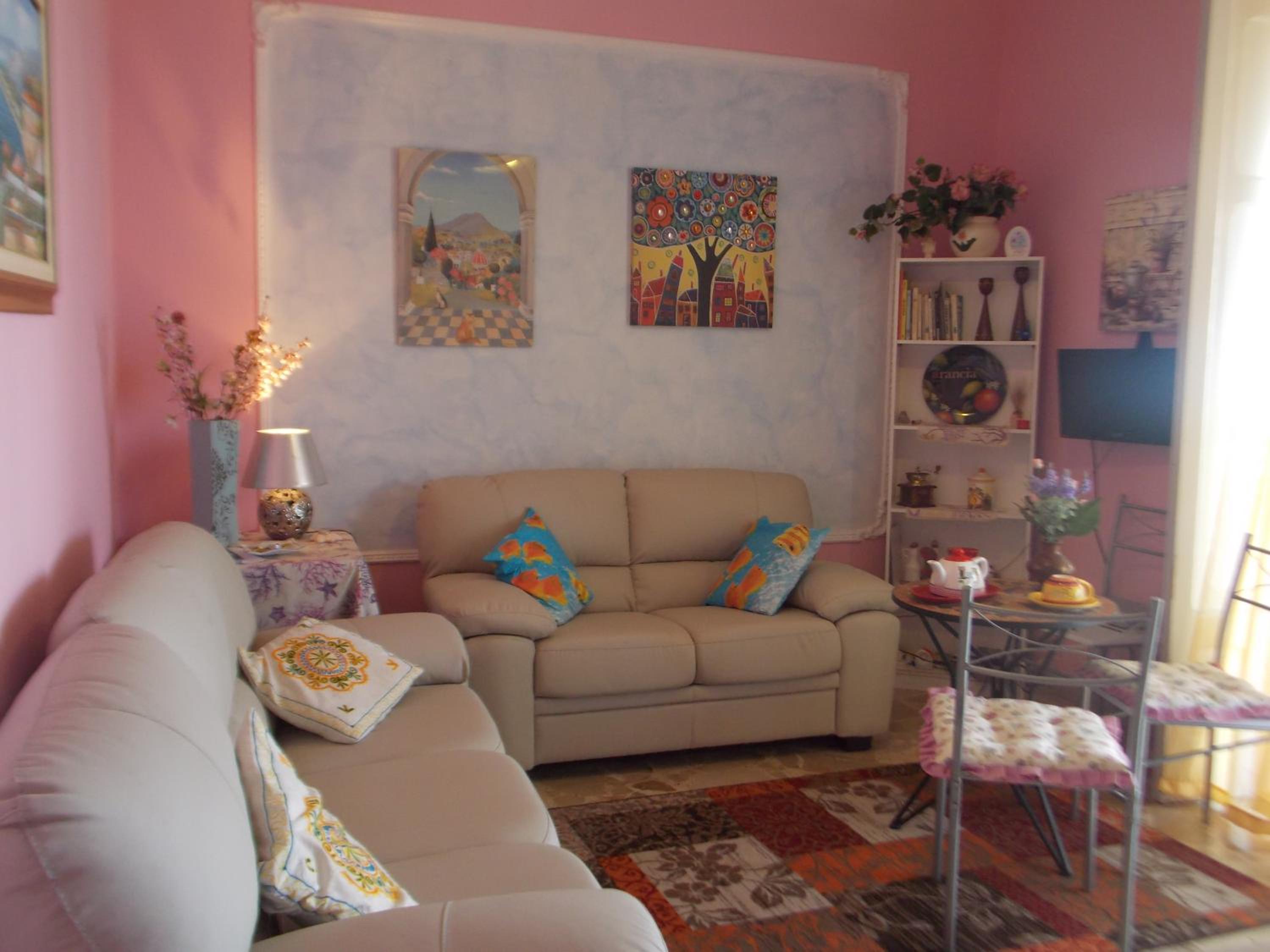 Two-Bedroom House photo 3