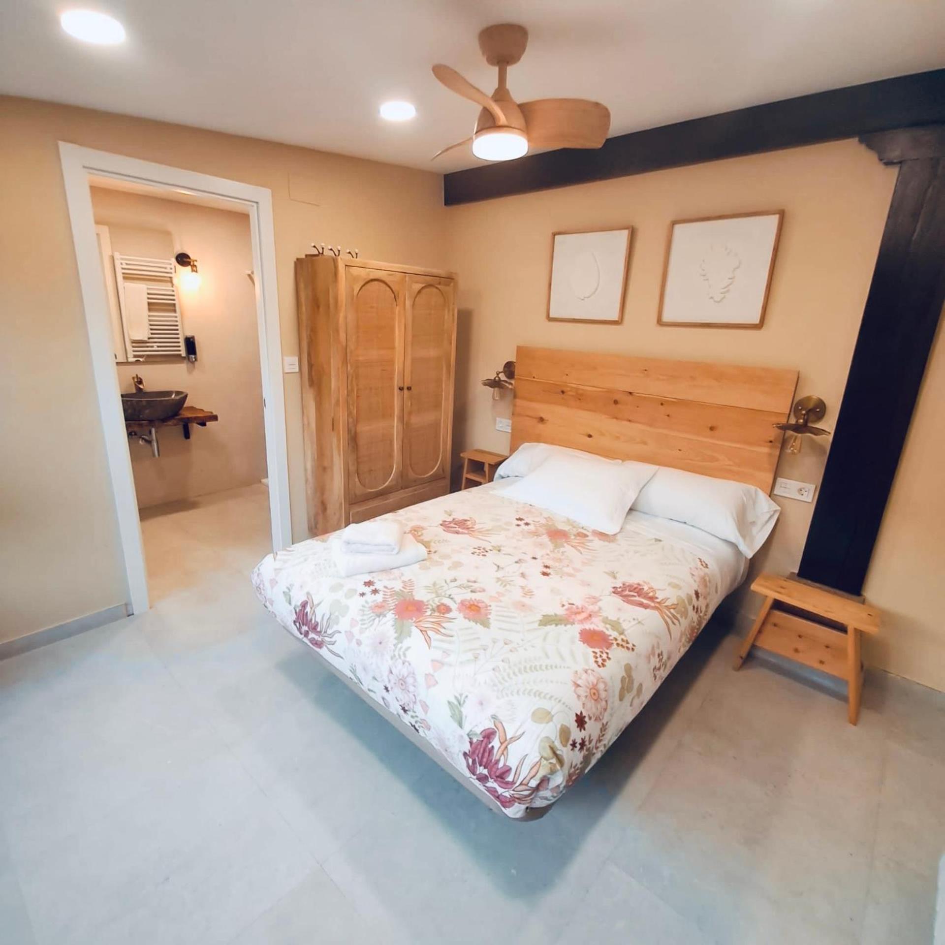 Double Room with Garden View - Photo 11