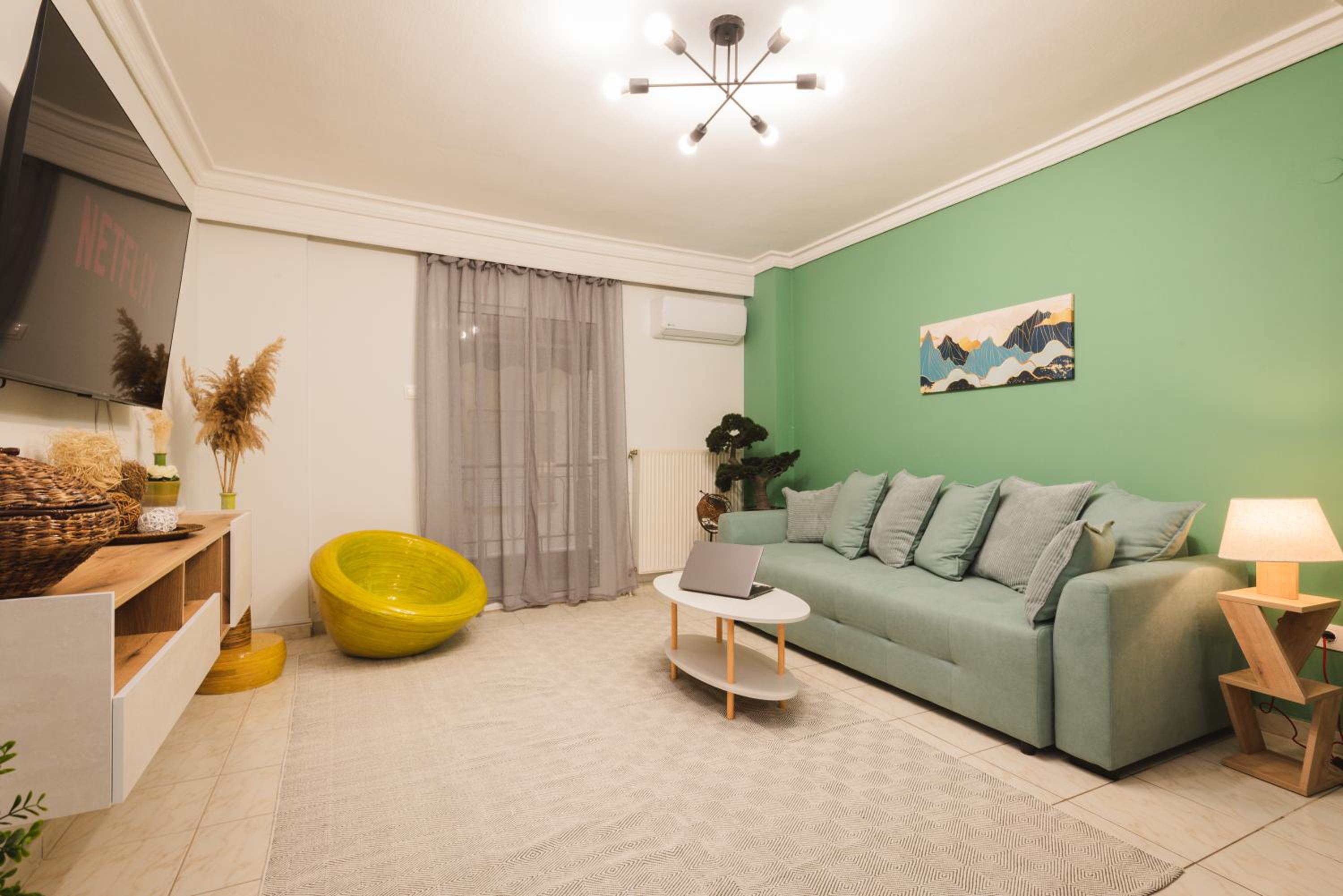 Deluxe Apartment