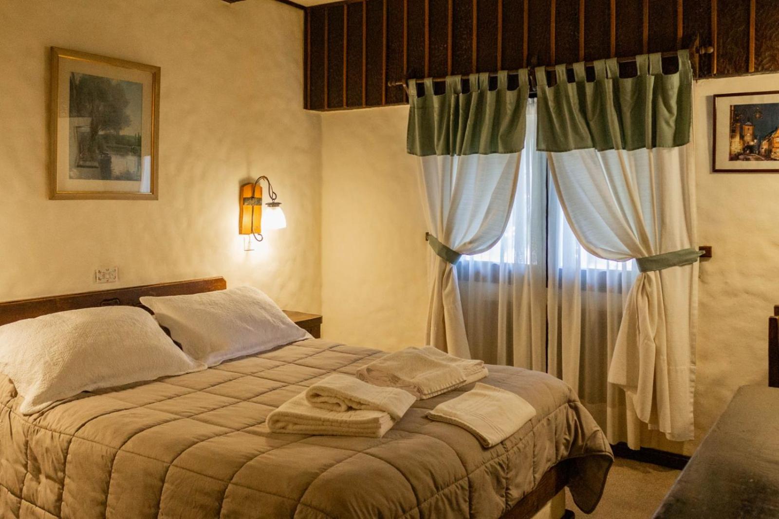 Double or Twin Room photo 2