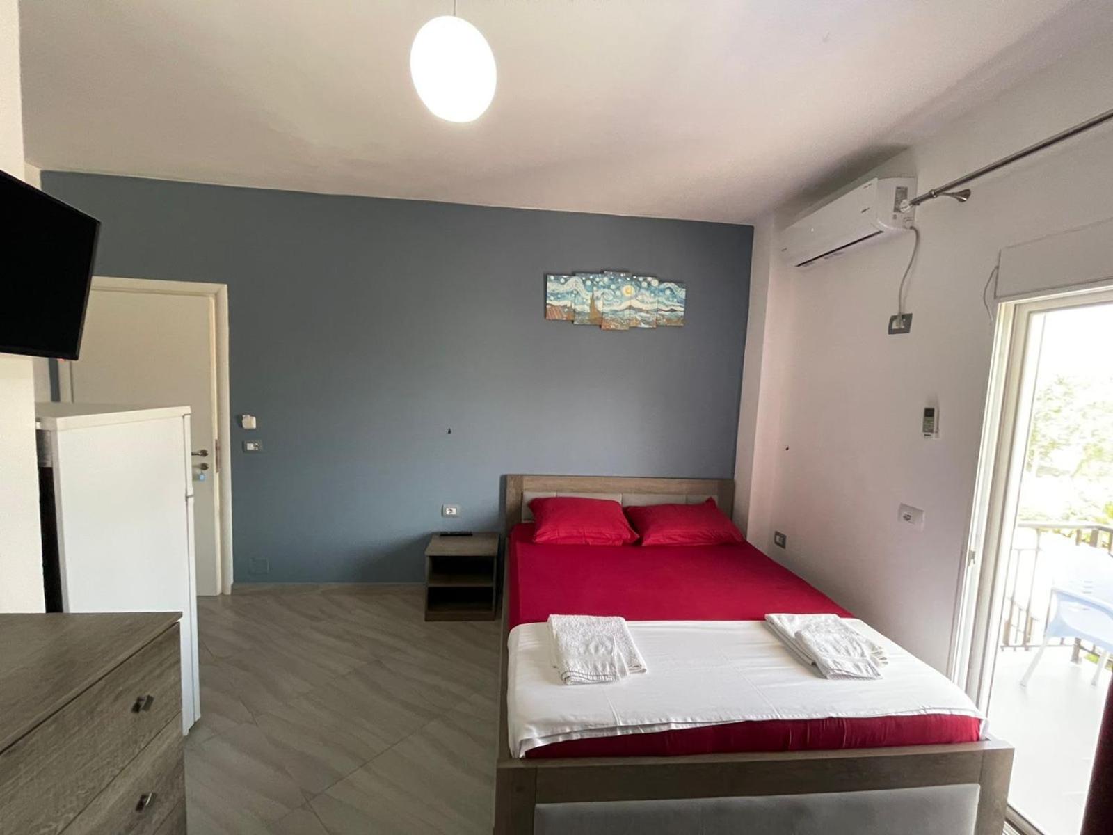 Deluxe Double Room (2 Adults + 1 Child) photo 2