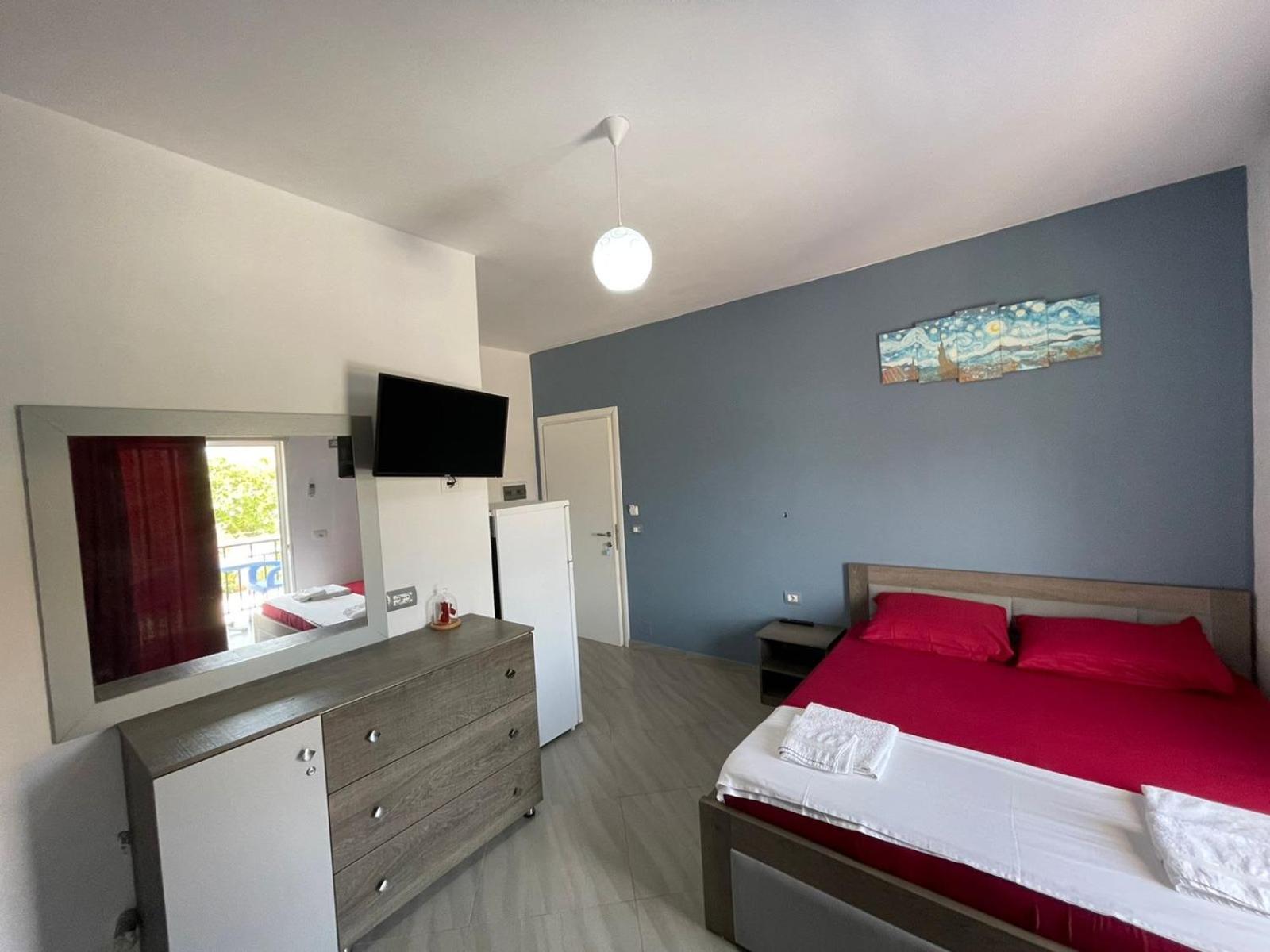 Deluxe Double Room (2 Adults + 1 Child) photo 3