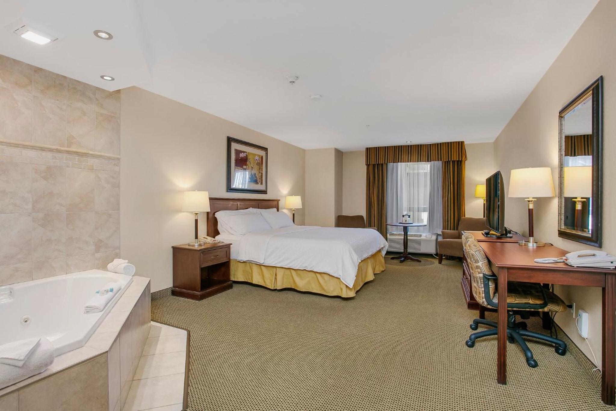 King Suite - Photo 8