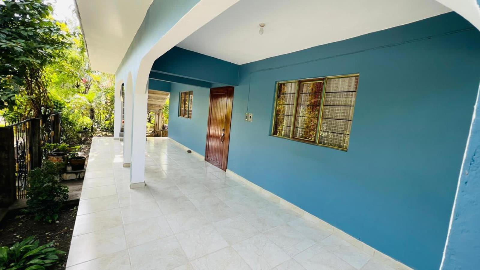 Four-Bedroom House photo 3