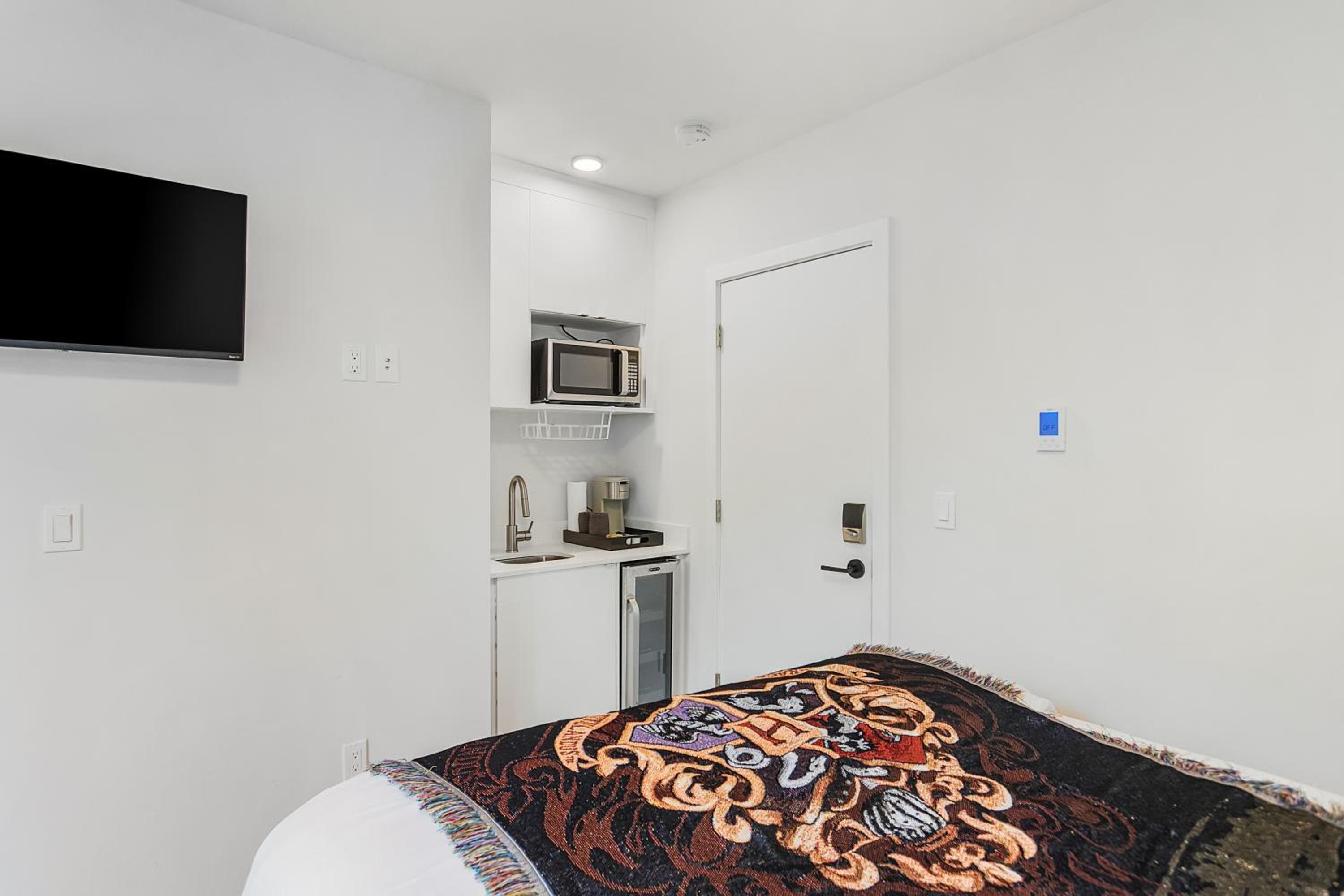 Double Room with Private Bathroom - Photo 1