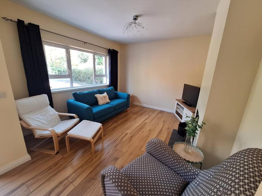 Three-Bedroom House photo 1