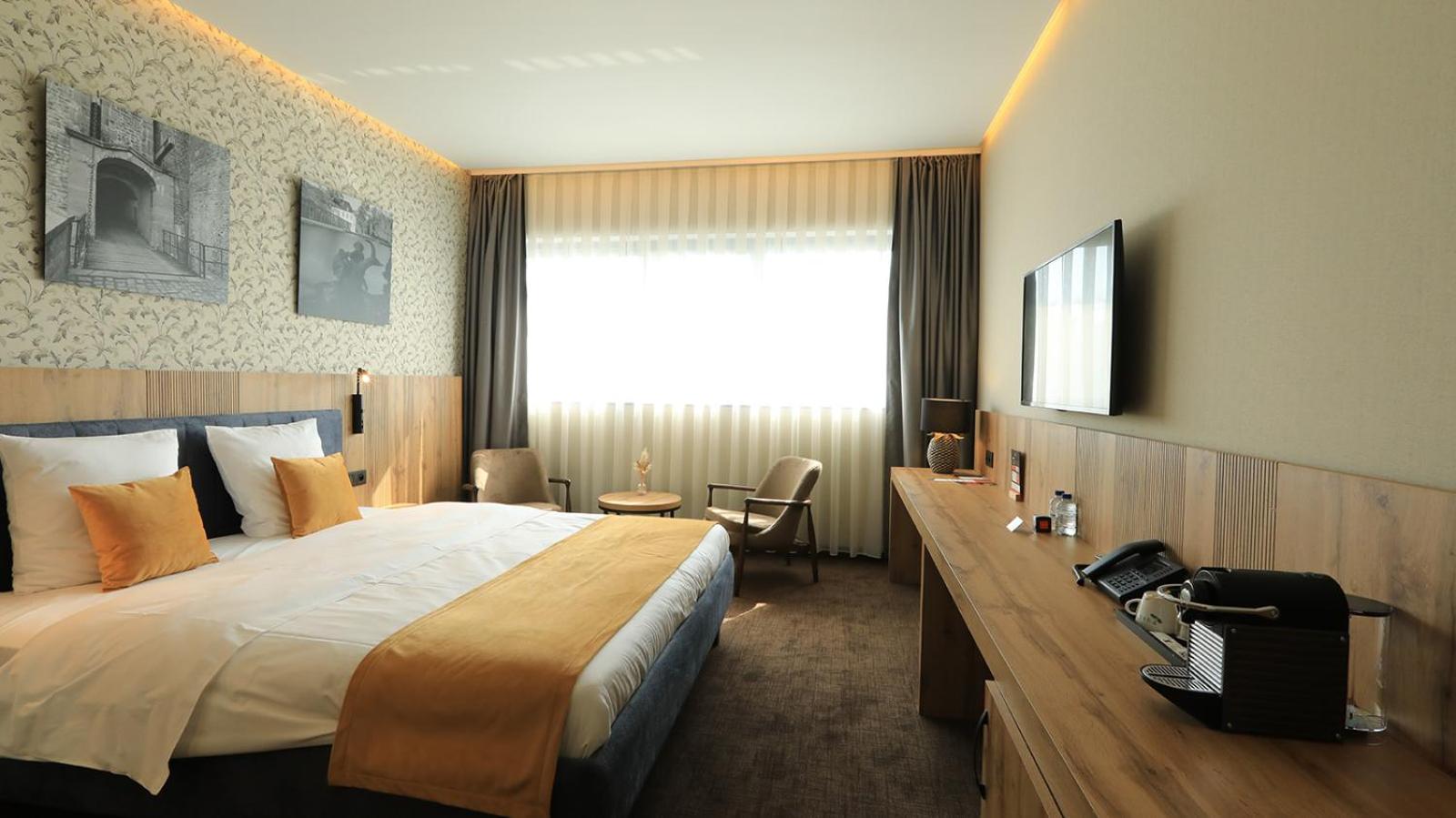 Standard King Room - Photo 1