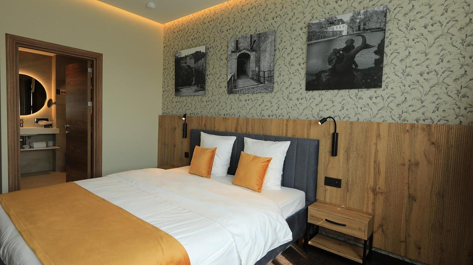 Standard King Room - Photo 2