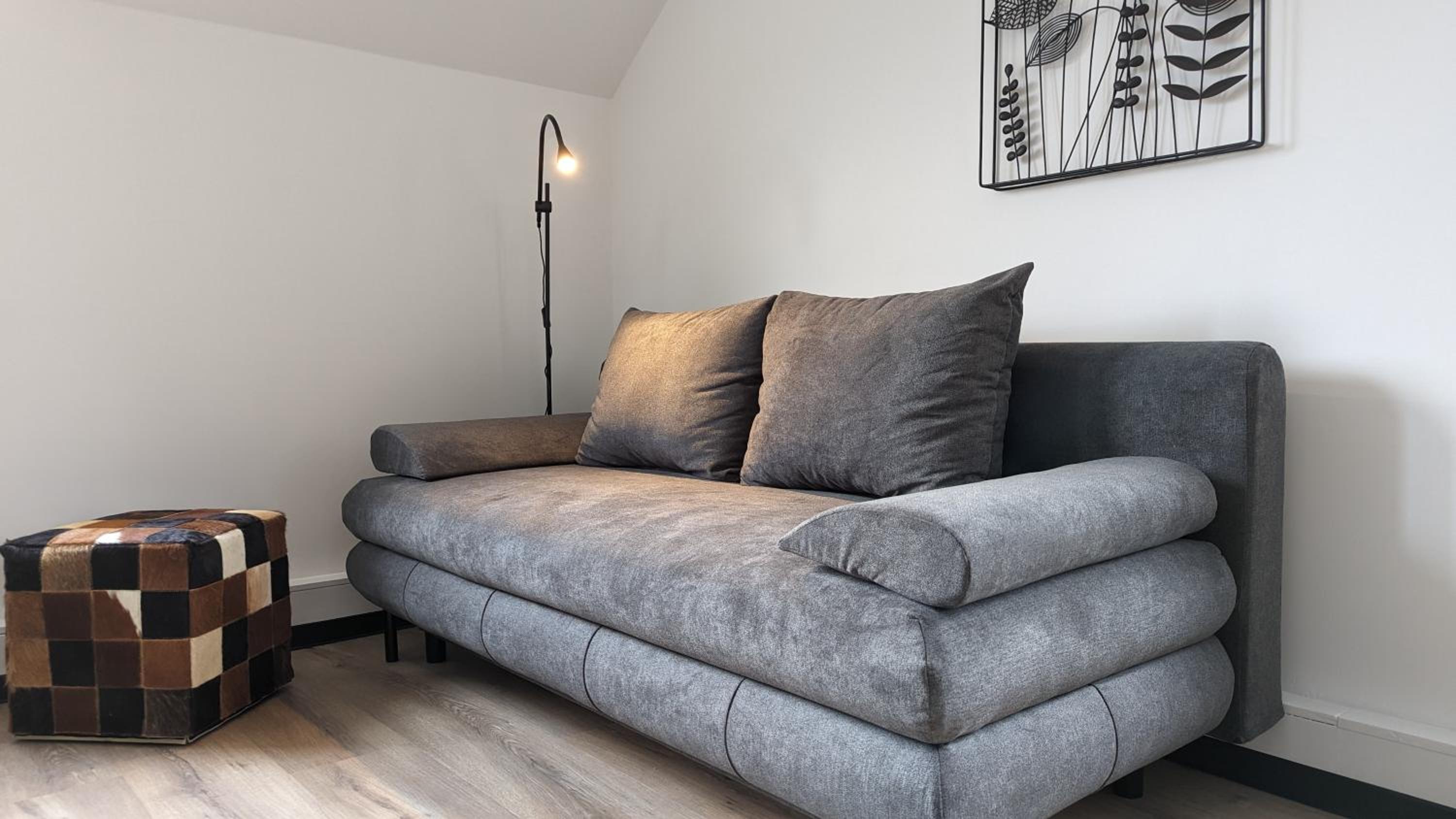 One-Bedroom Apartment photo 2