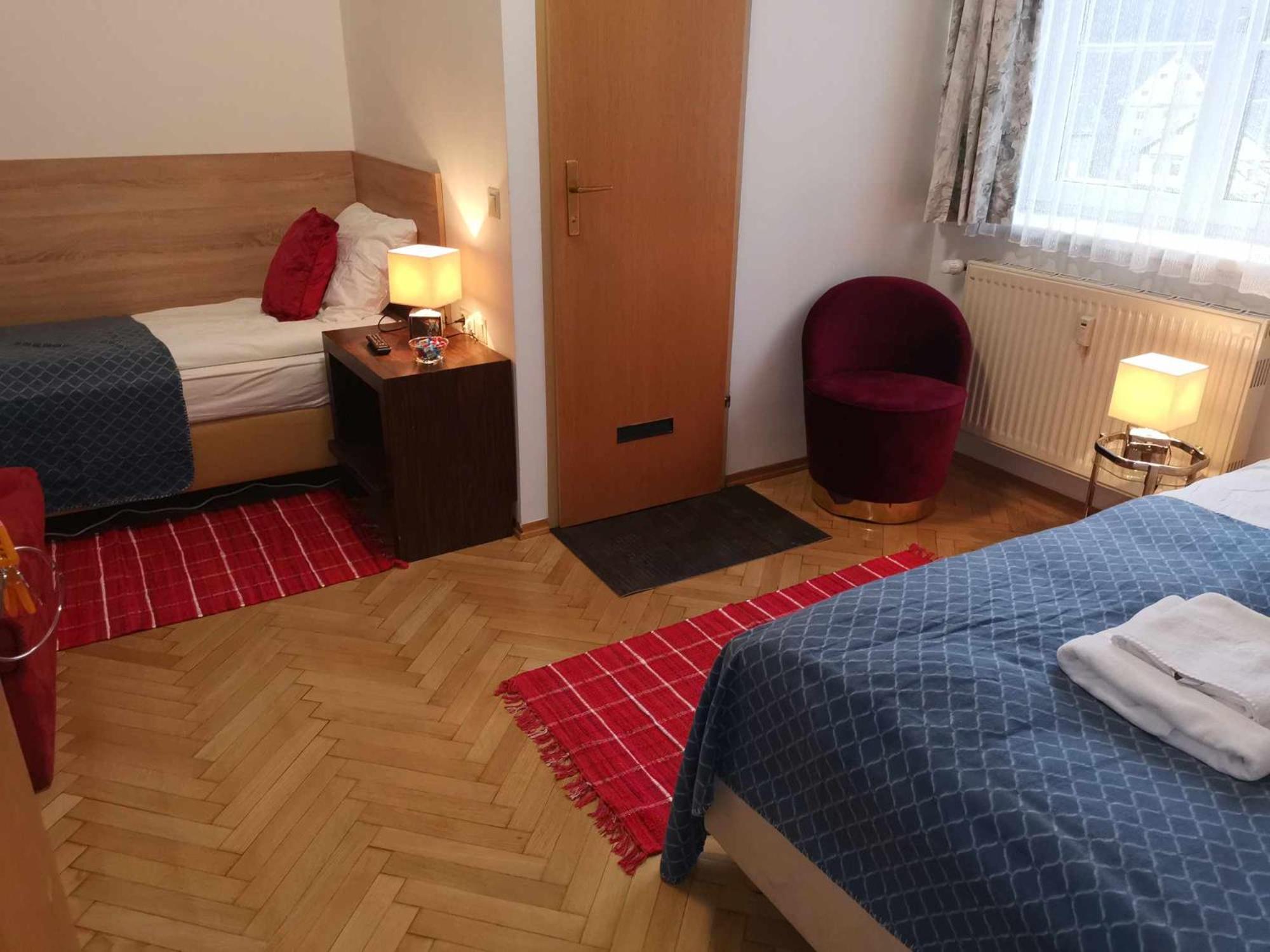 Standard Twin Room with Mountain View