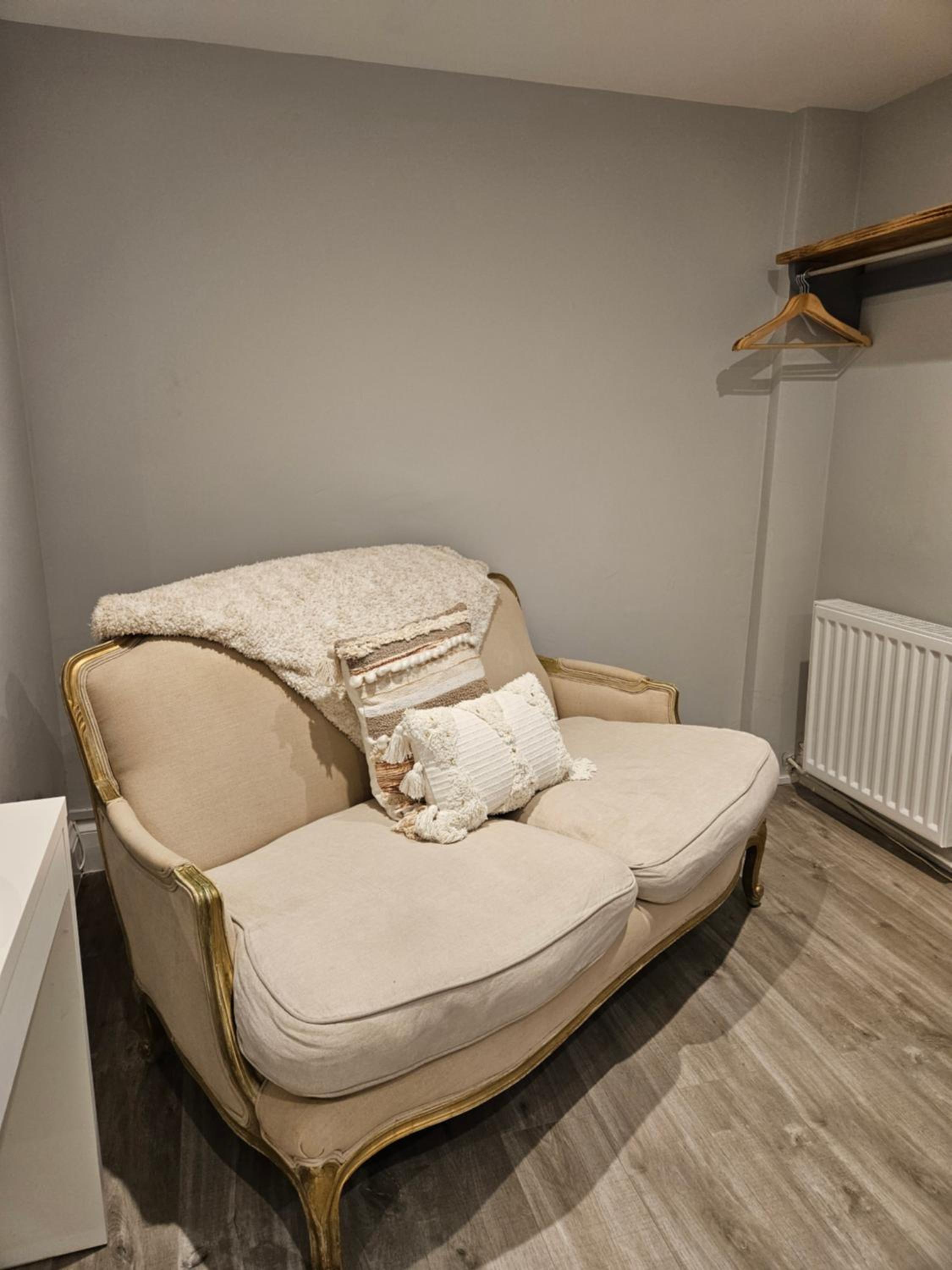 Family Room - Photo 2