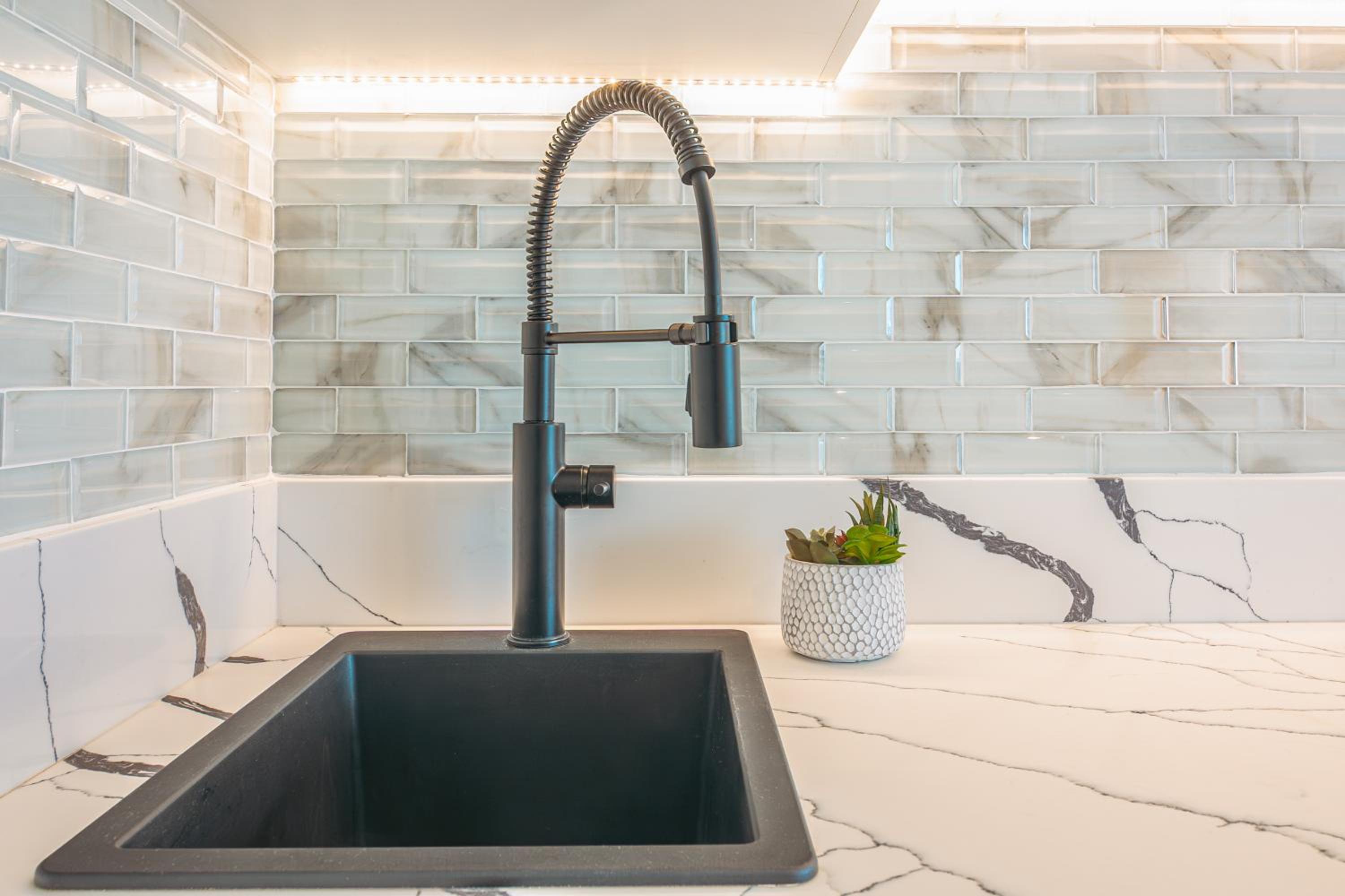 Ocean Retreat: Remodeled Pacific Monarch Haven: One-Bedroom Apartment photo