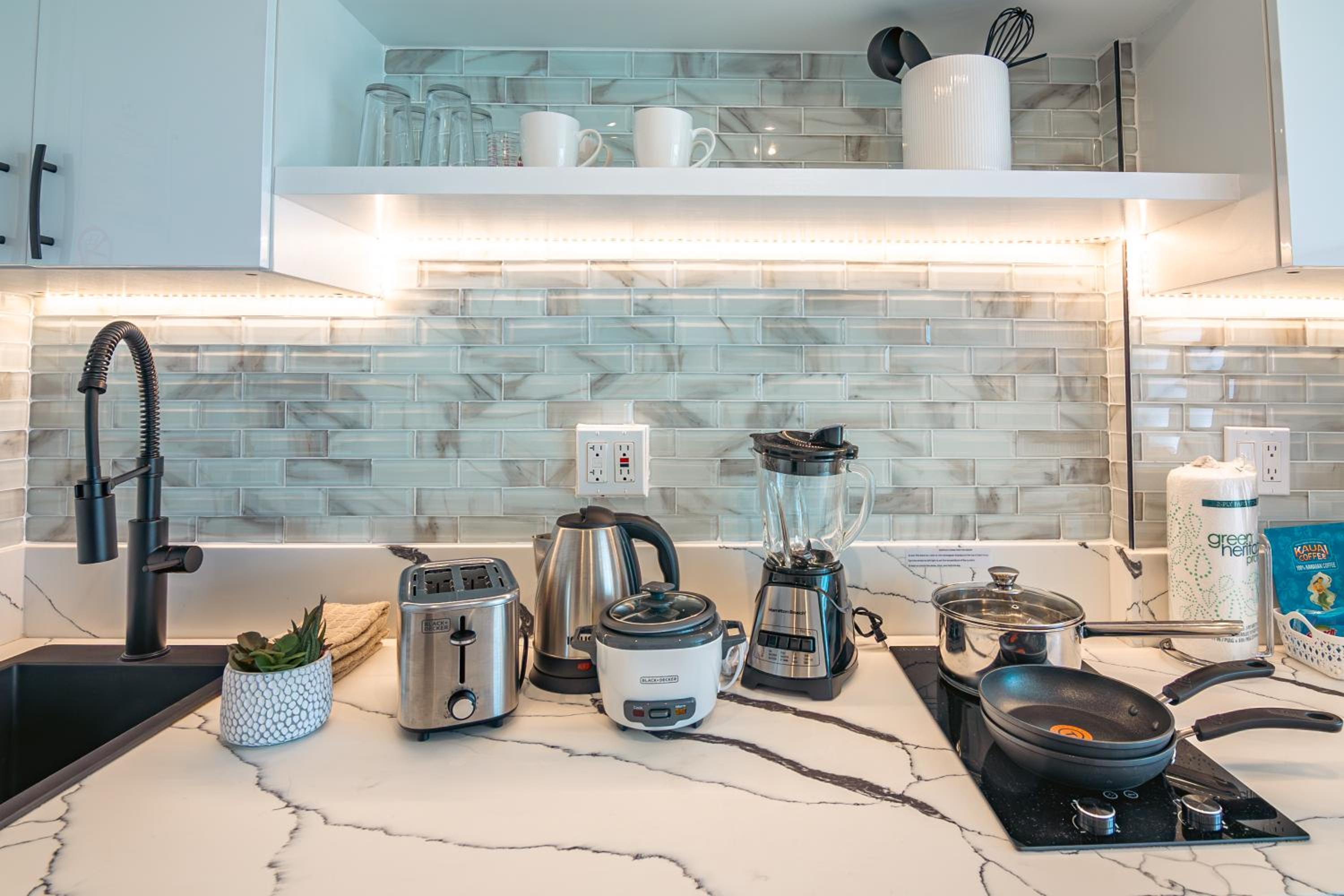 Ocean Retreat: Remodeled Pacific Monarch Haven: One-Bedroom Apartment photo