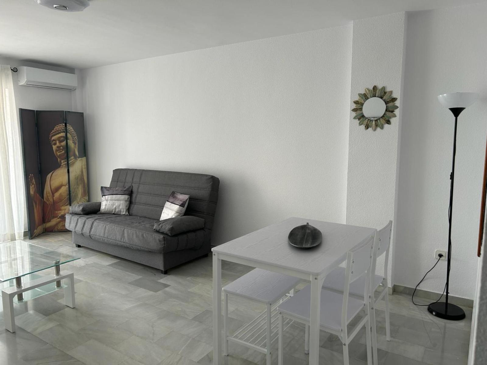 One-Bedroom Apartment photo 3