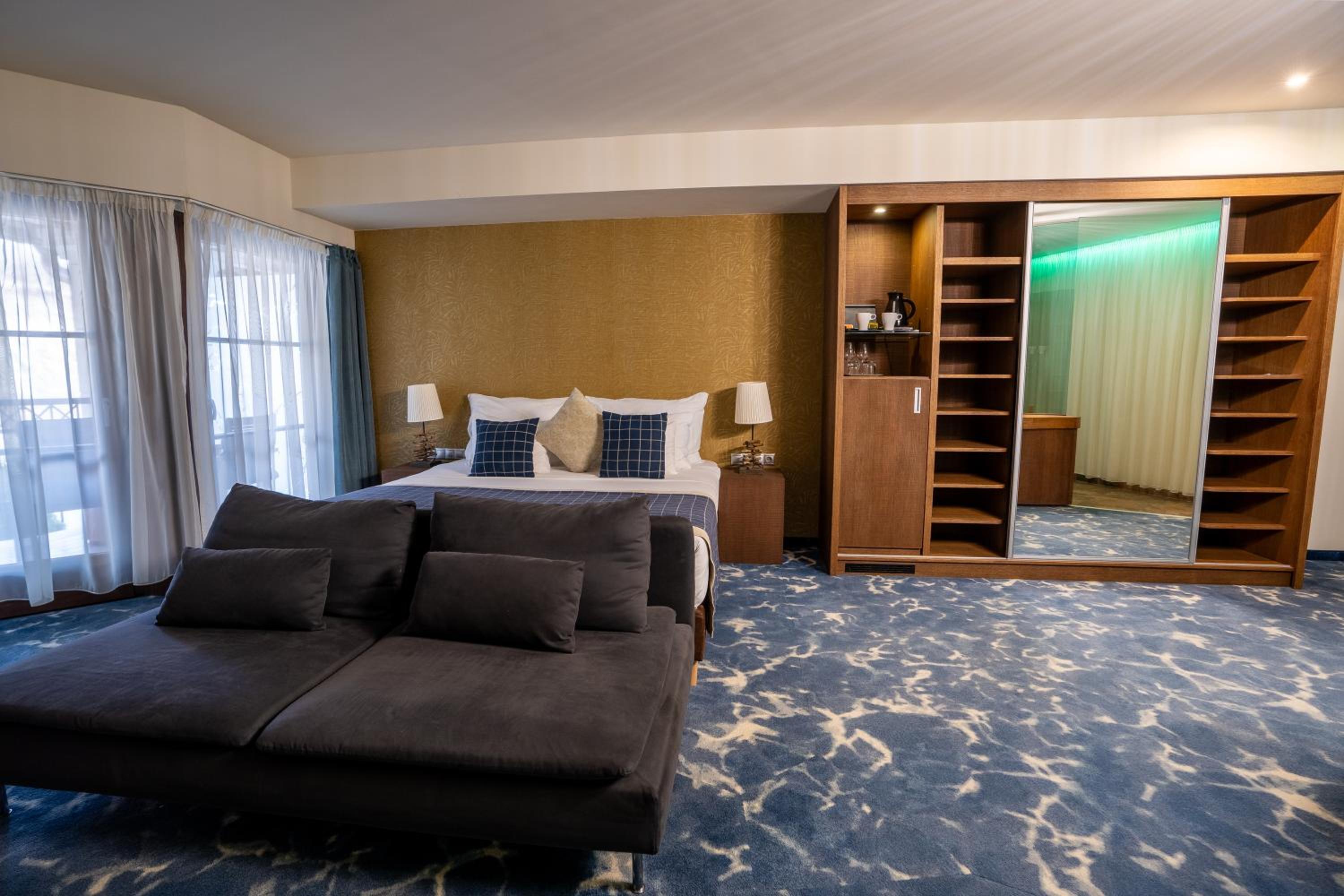 Deluxe Suite photo 1