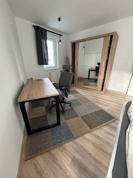 One-Bedroom Apartment photo 2