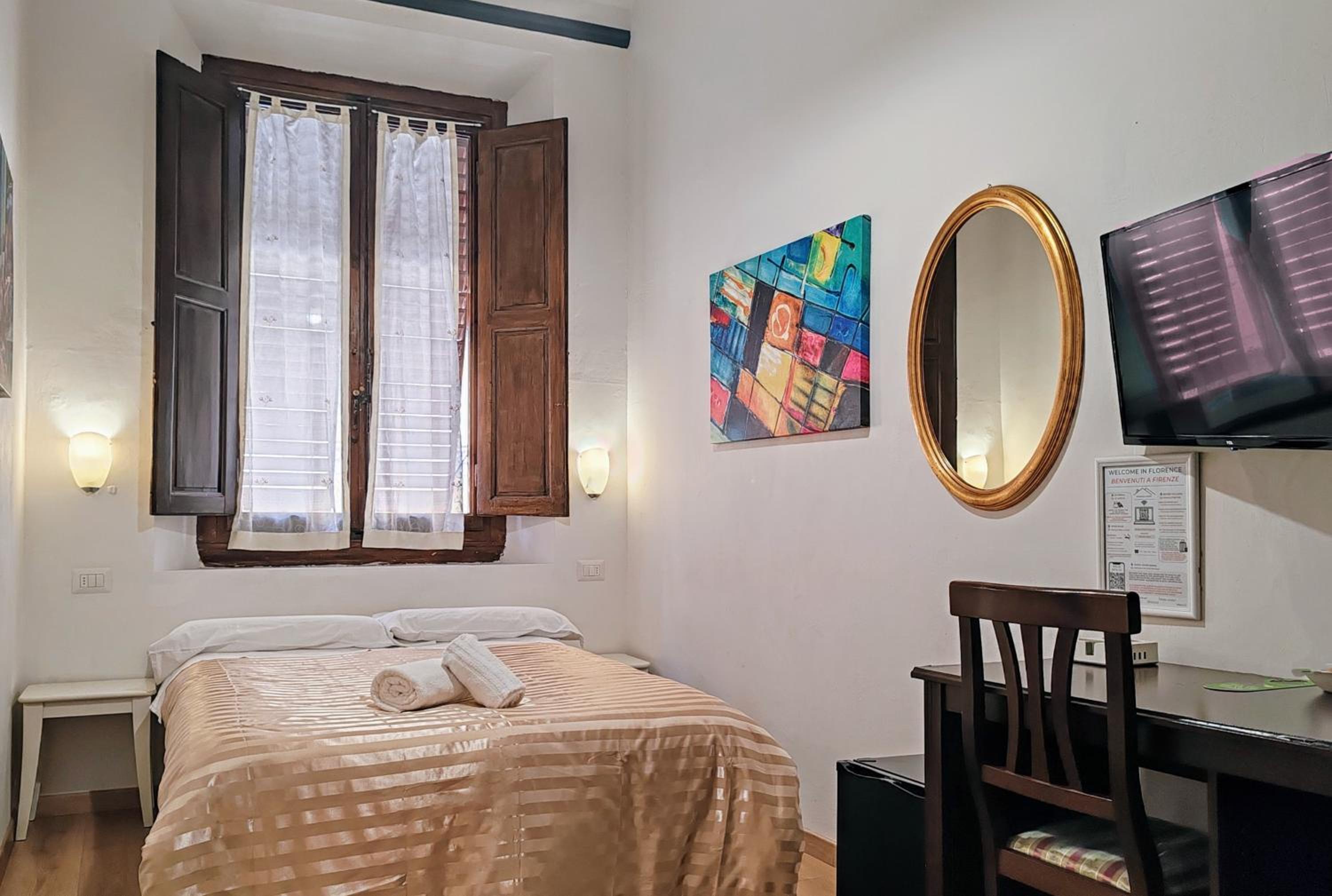 Single Room with Private External Bathroom photo 1