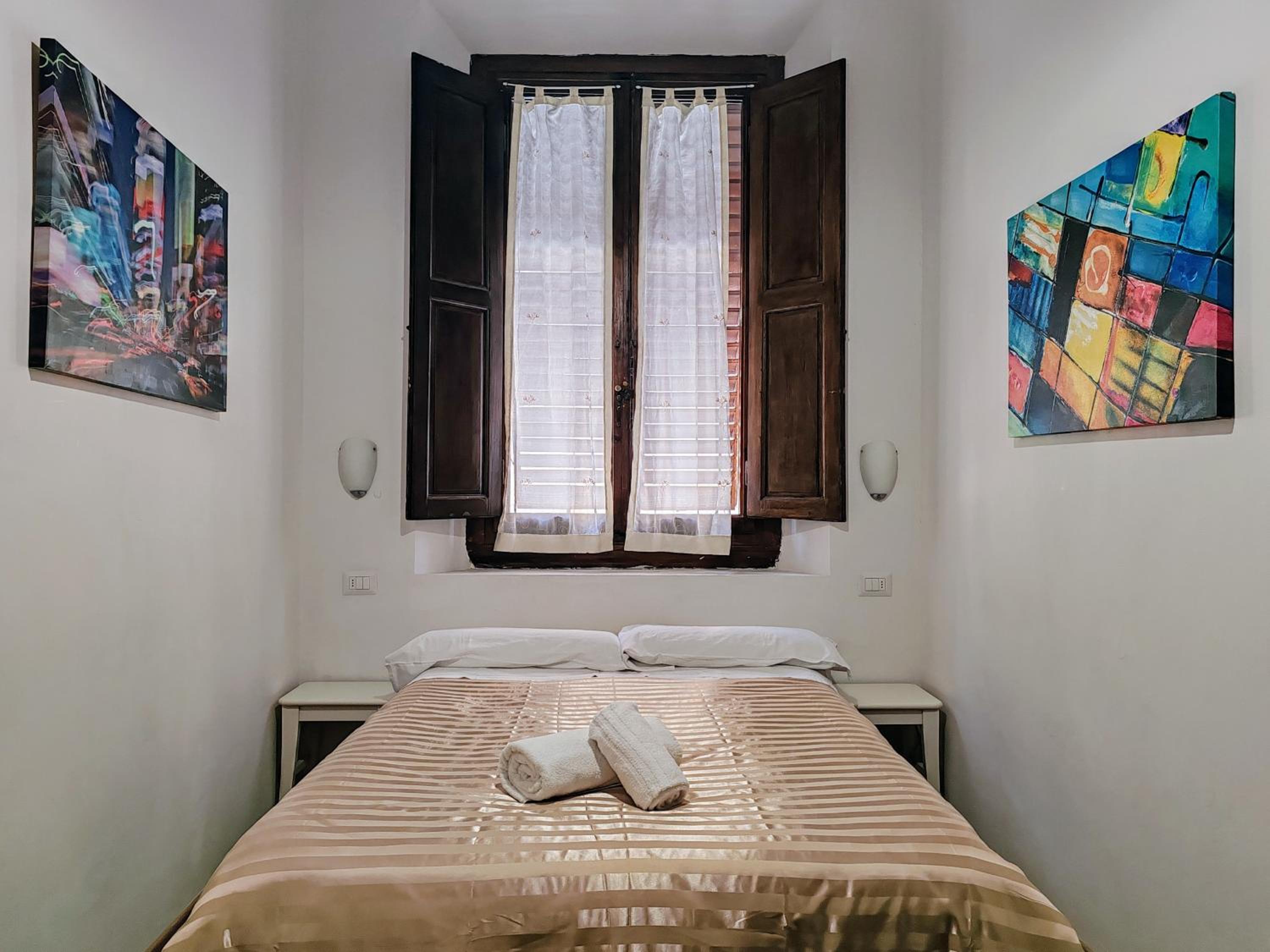 Single Room with Private External Bathroom photo 2