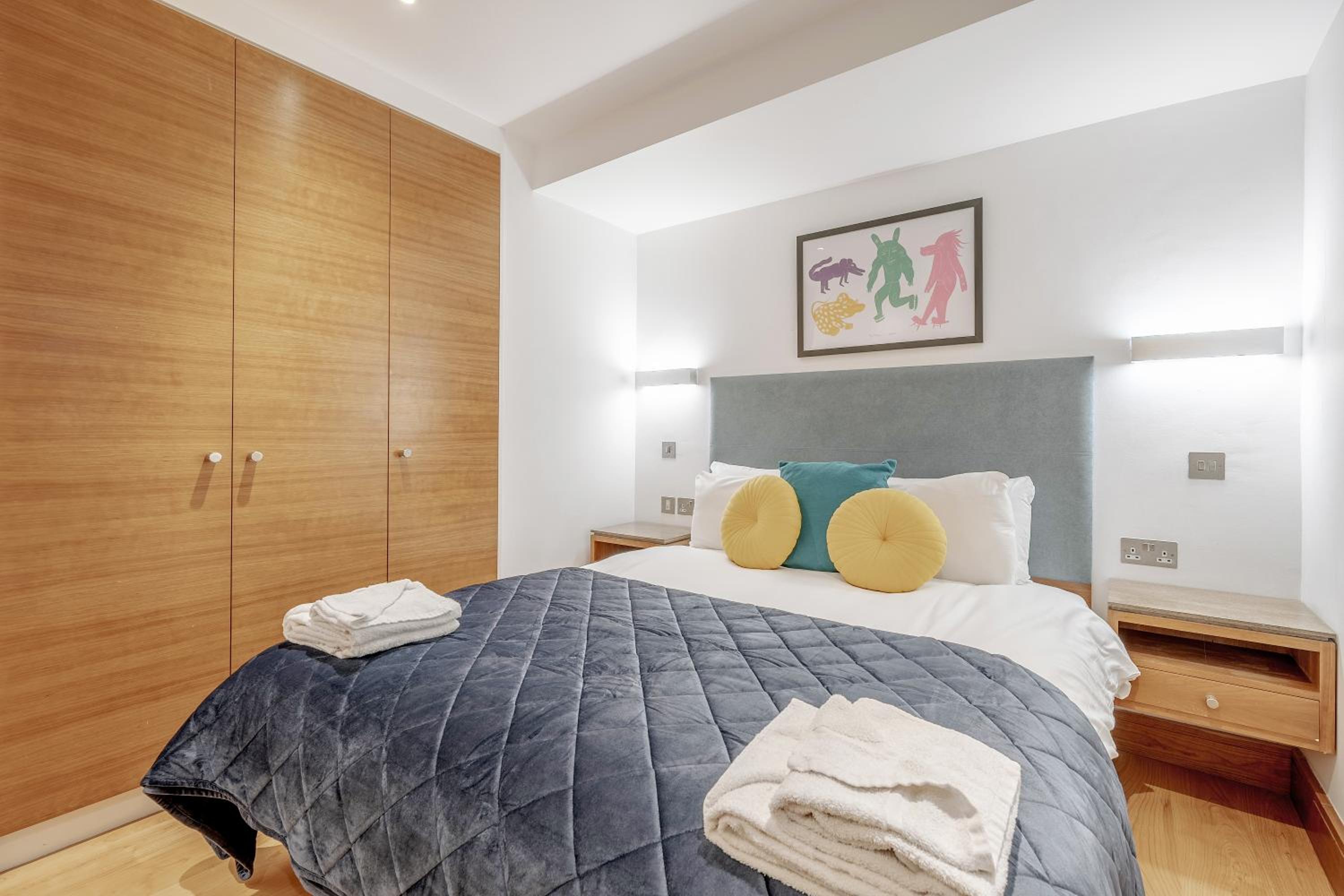 Classic One-Bedroom Apartment photo 2