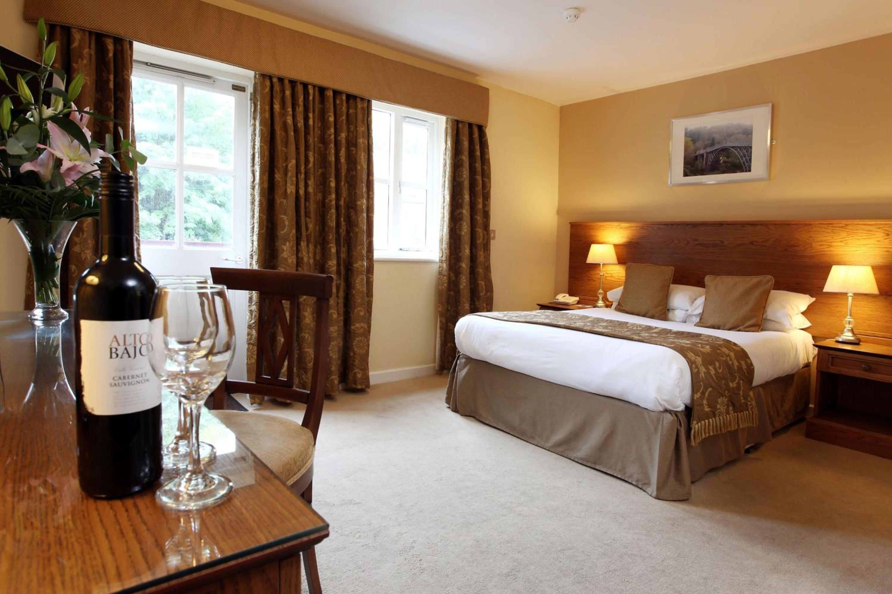 Standard Double Room - Non-Smoking - Photo 5