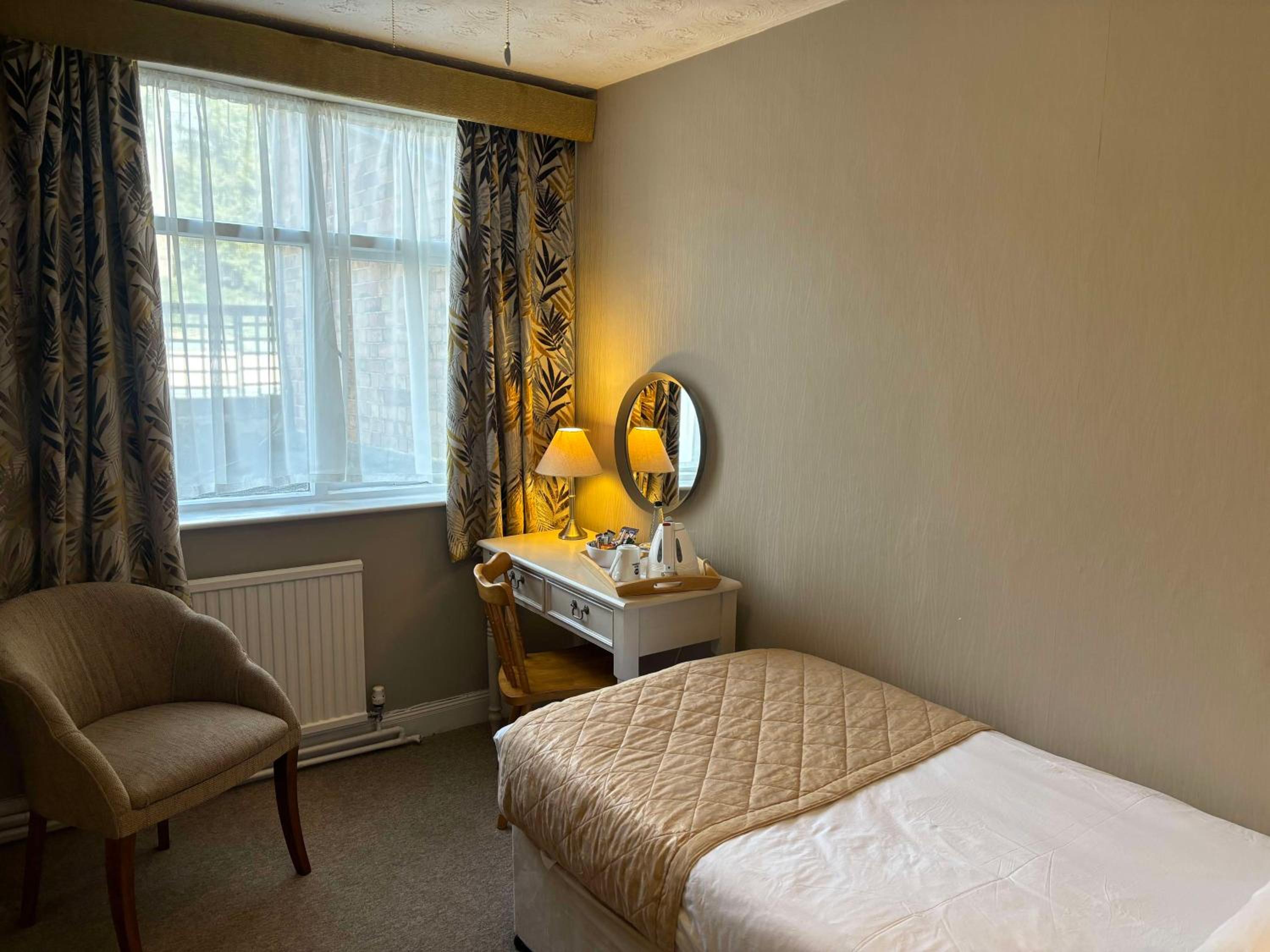 Standard Single Room - Non-Smoking photo 3