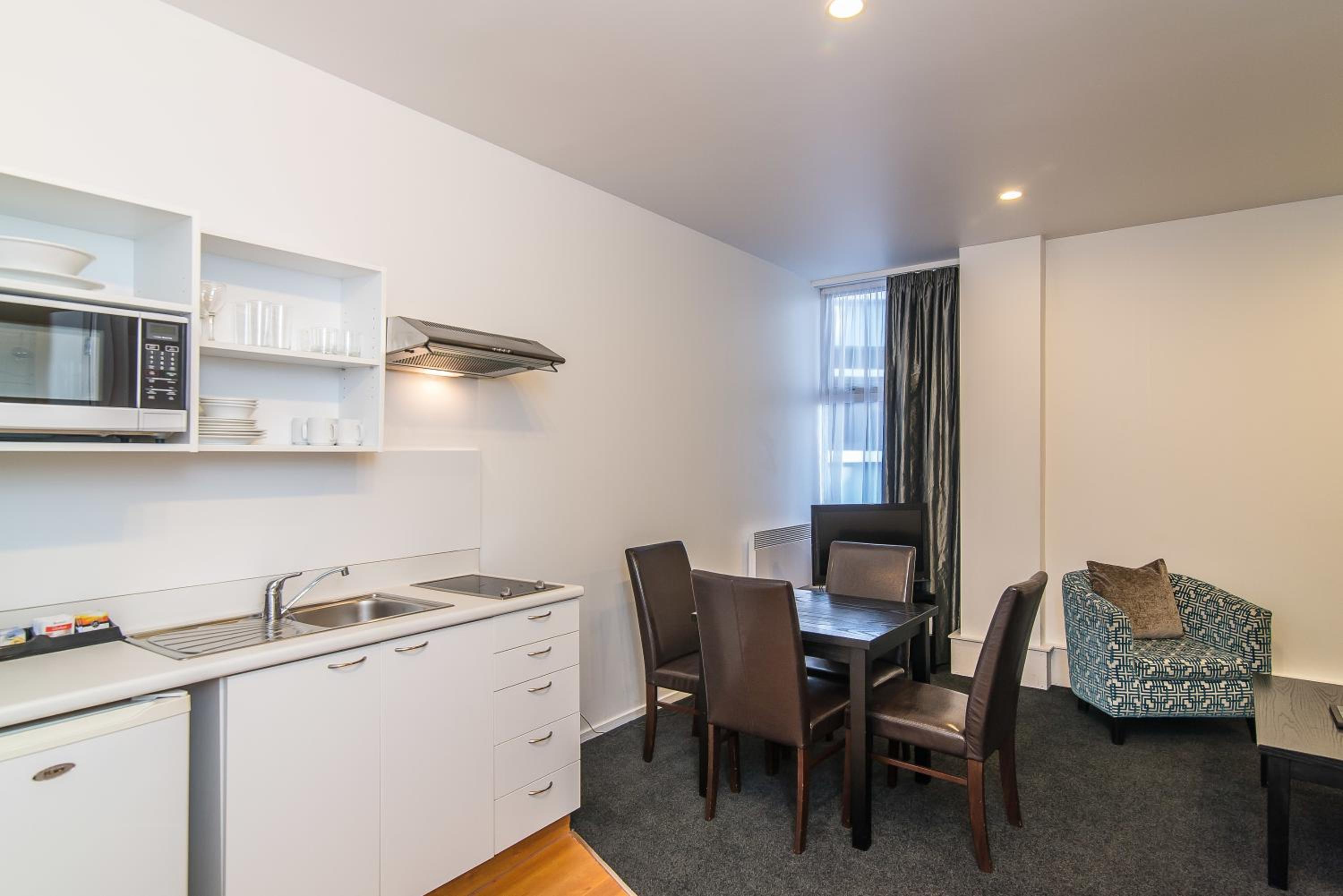 One-Bedroom Apartment thumbnail 5